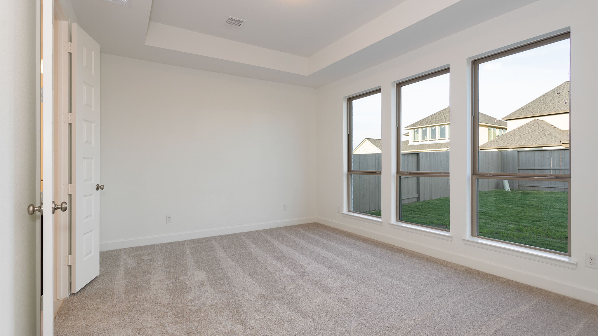 1635 Shadow Bank Drive Property Photo 6