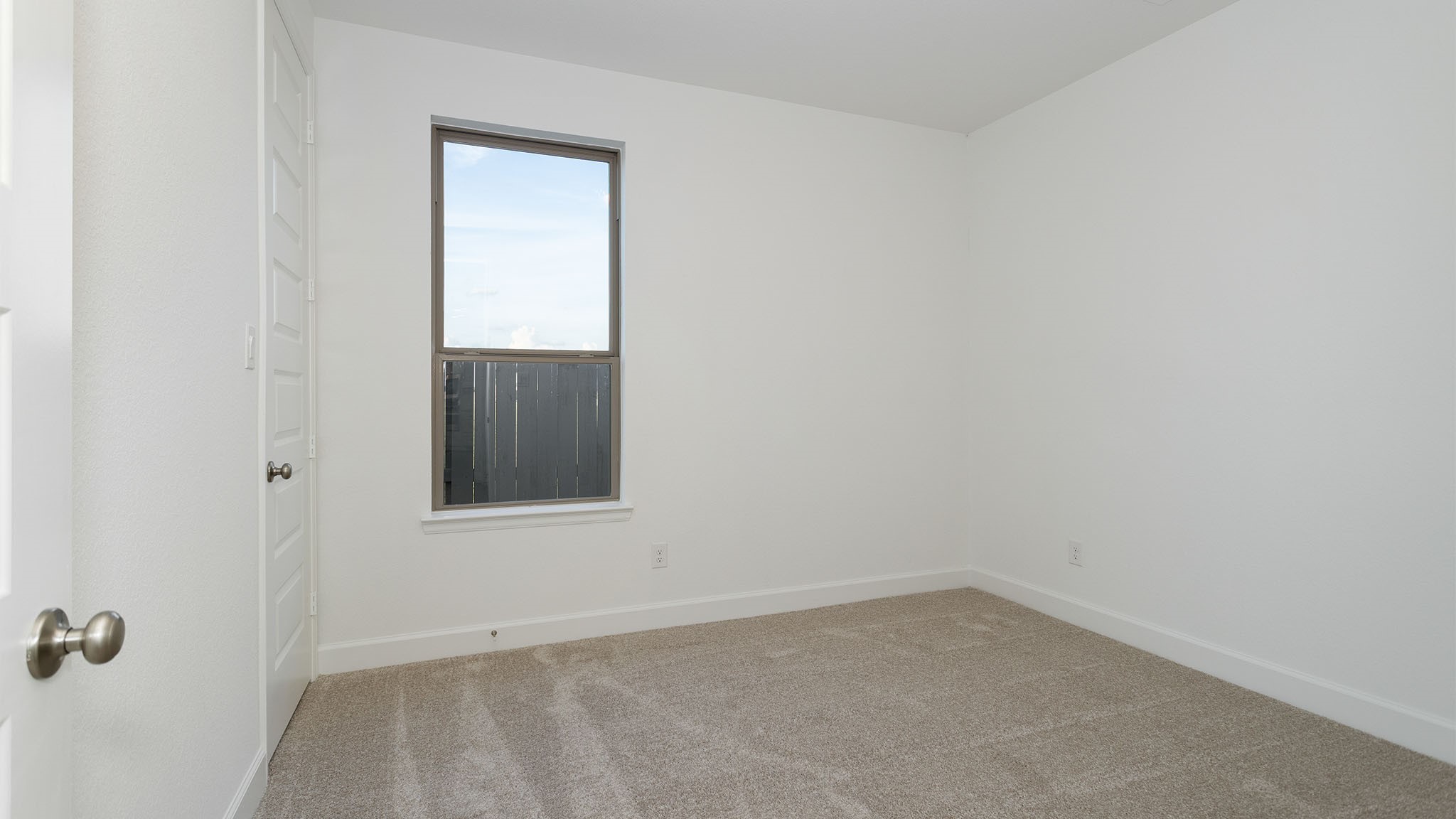1635 Shadow Bank Drive Property Photo 9