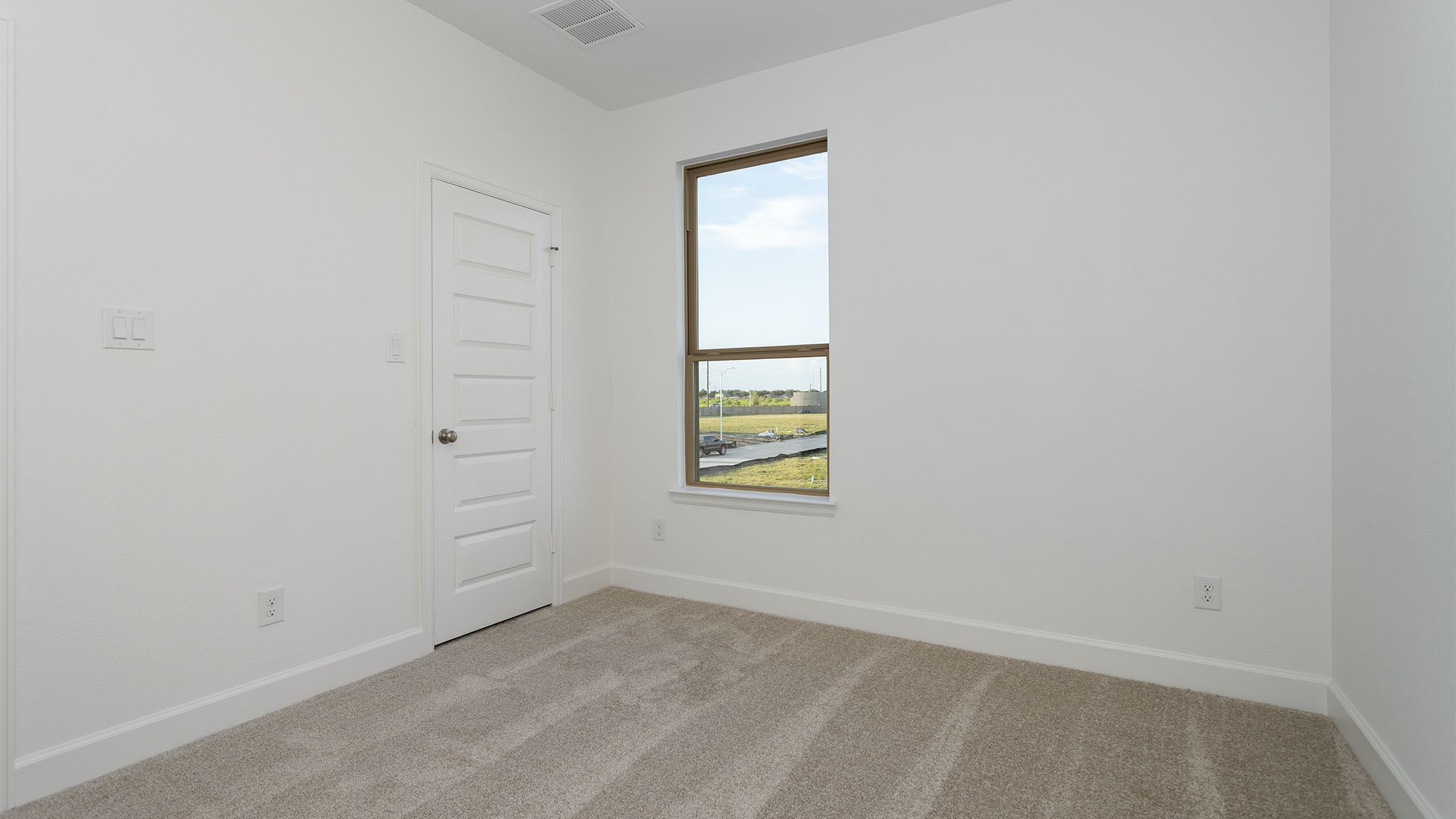 1635 Shadow Bank Drive Property Photo 12