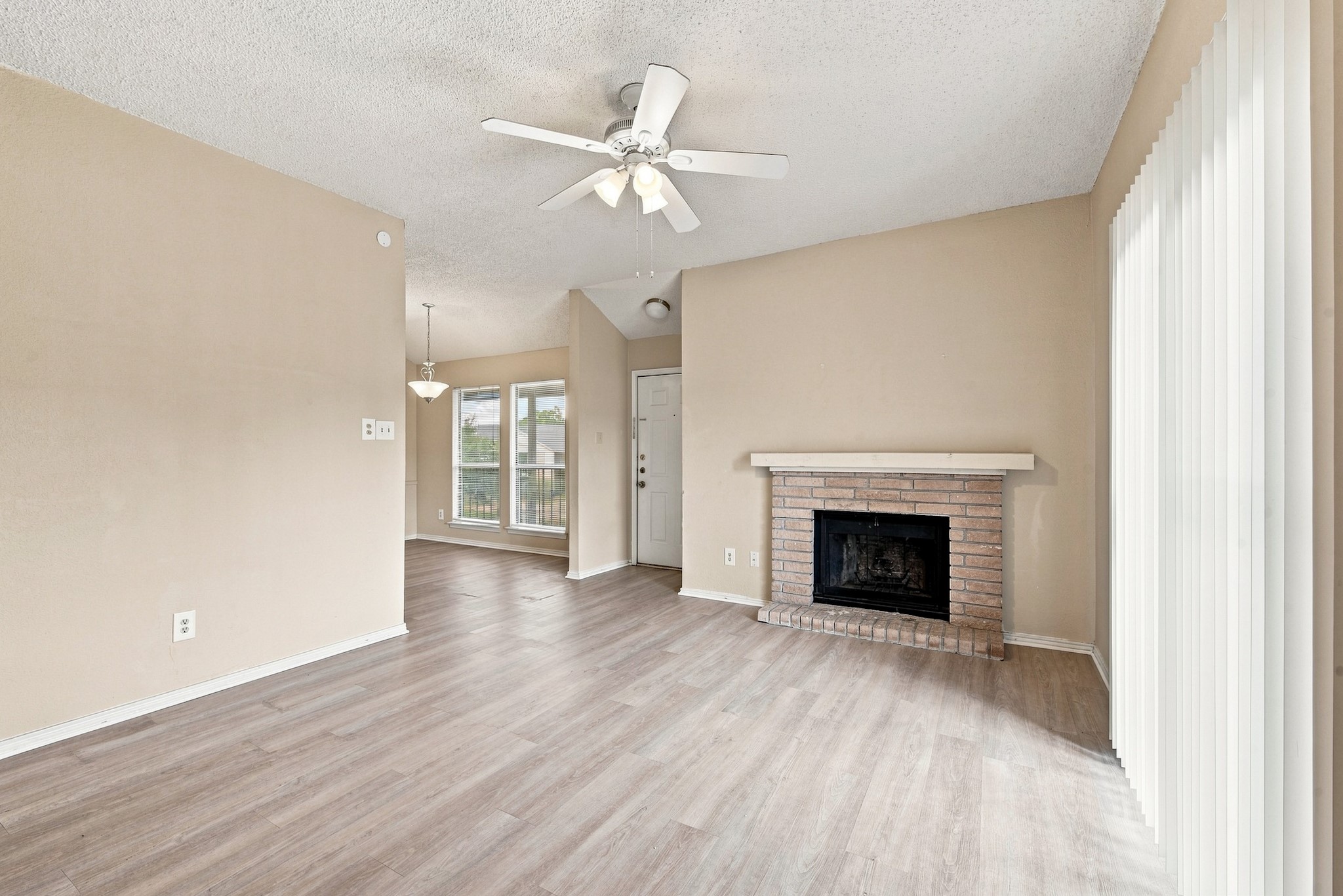 400 Fall Circle A Property Photo 7