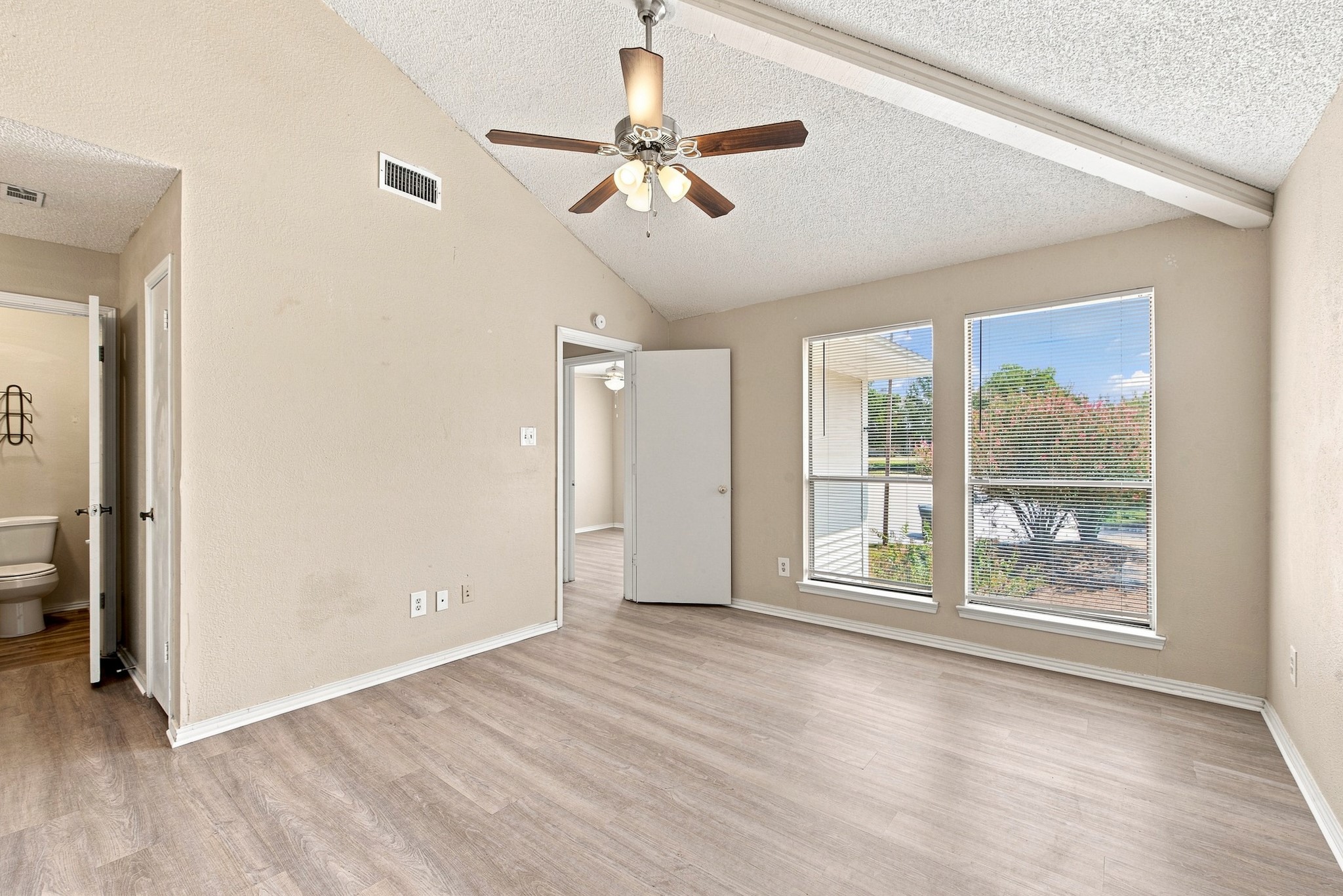 400 Fall Circle A Property Photo 12