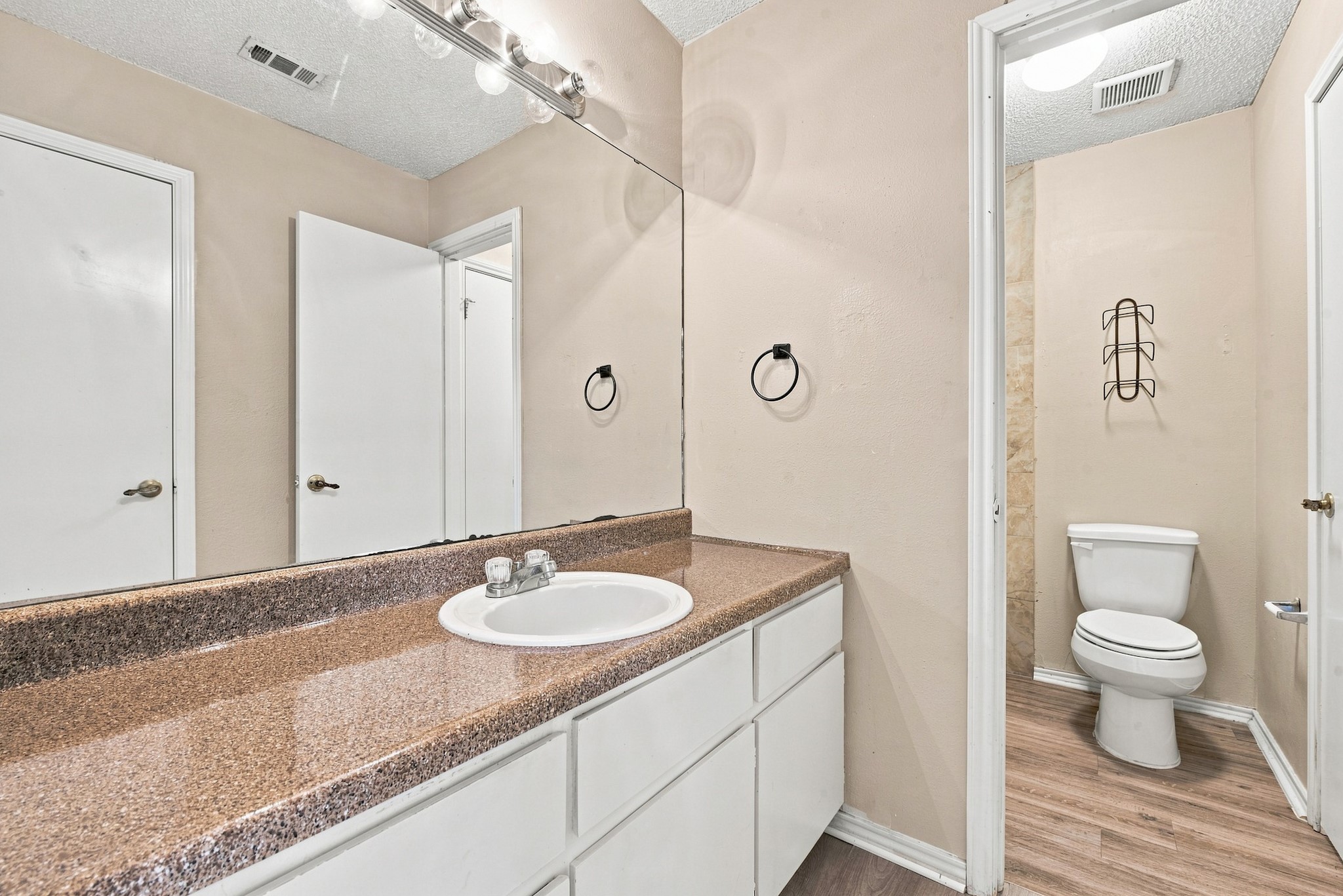 400 Fall Circle A Property Photo 13
