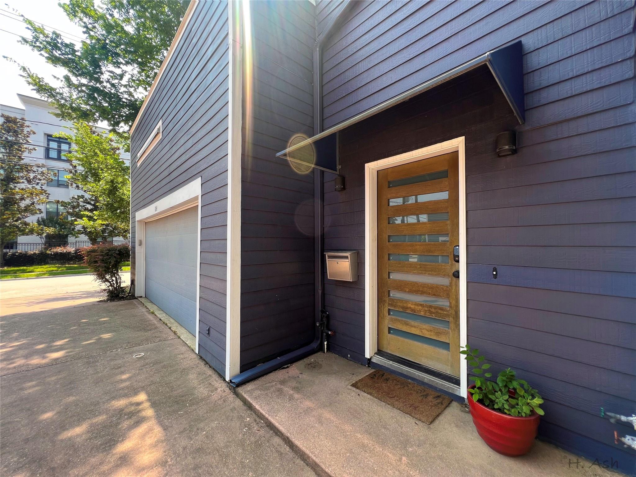 1014 Columbus Street Property Photo 1