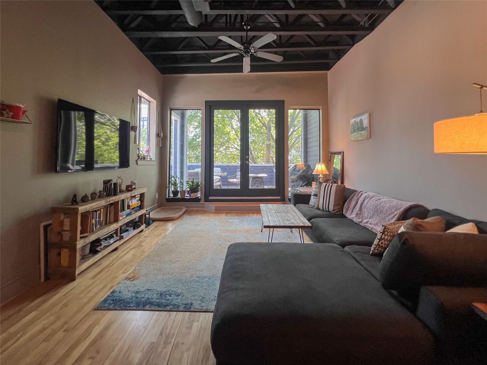 1014 Columbus Street Property Photo 3