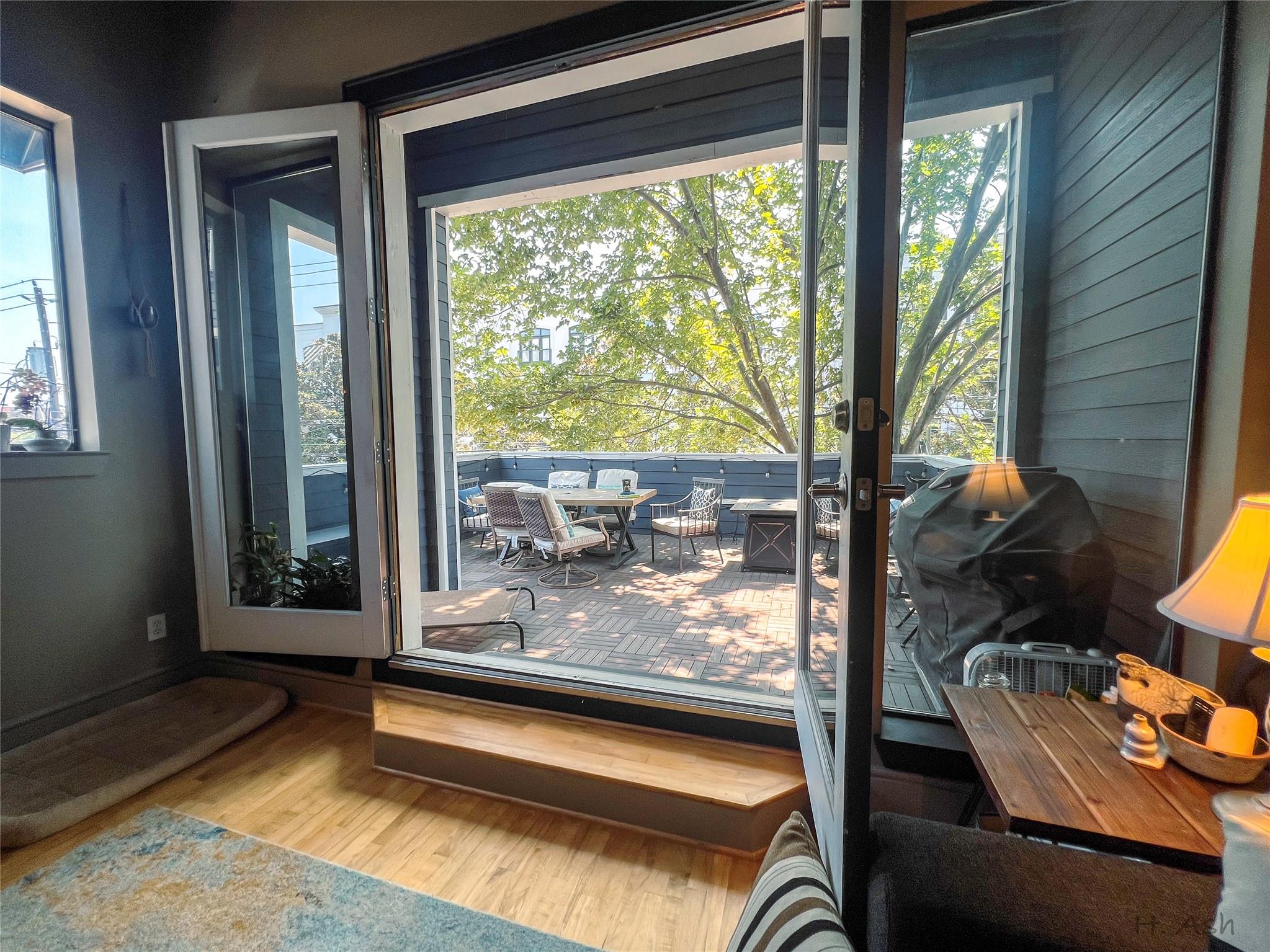 1014 Columbus Street Property Photo 4