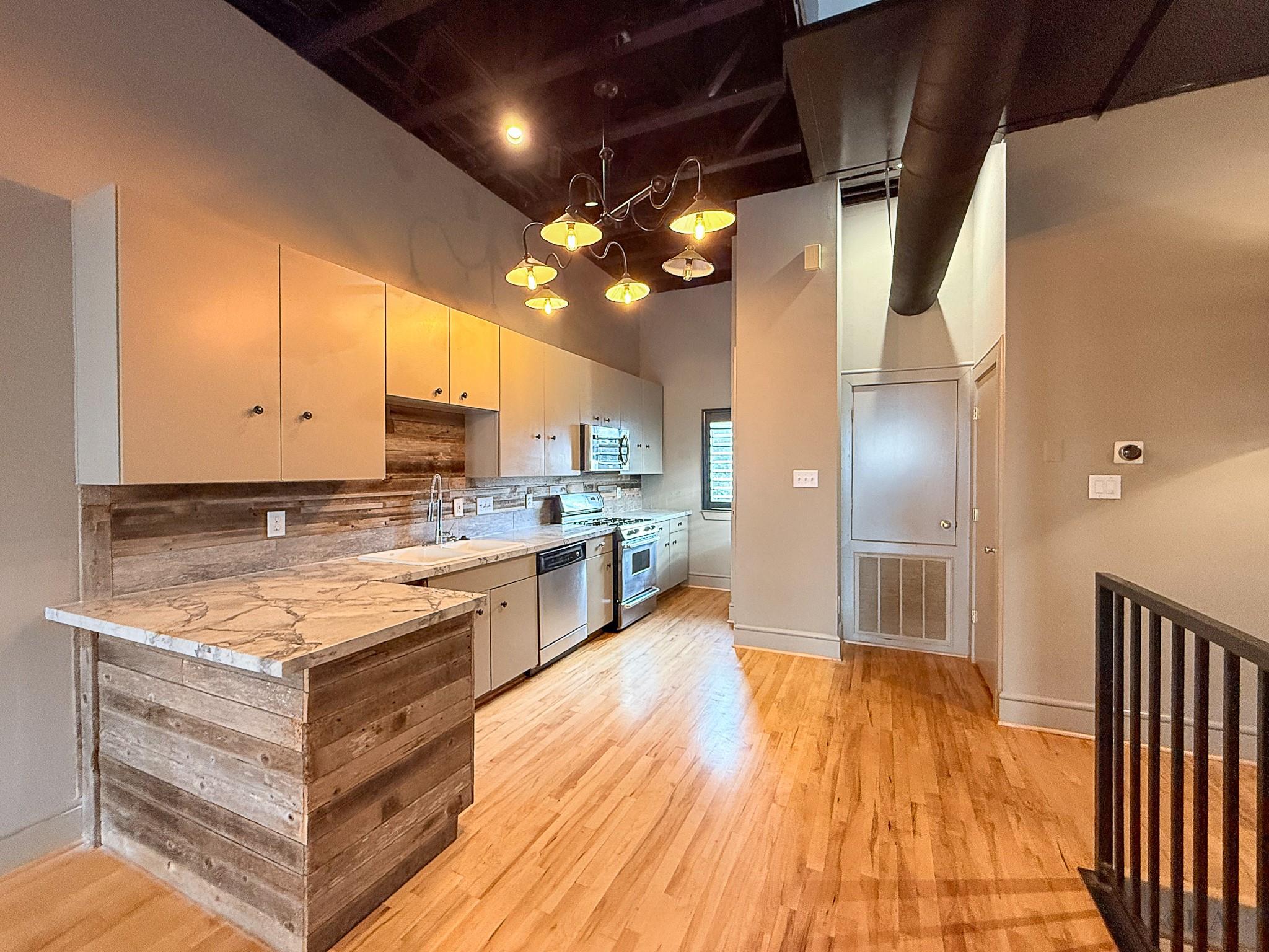 1014 Columbus Street Property Photo 7