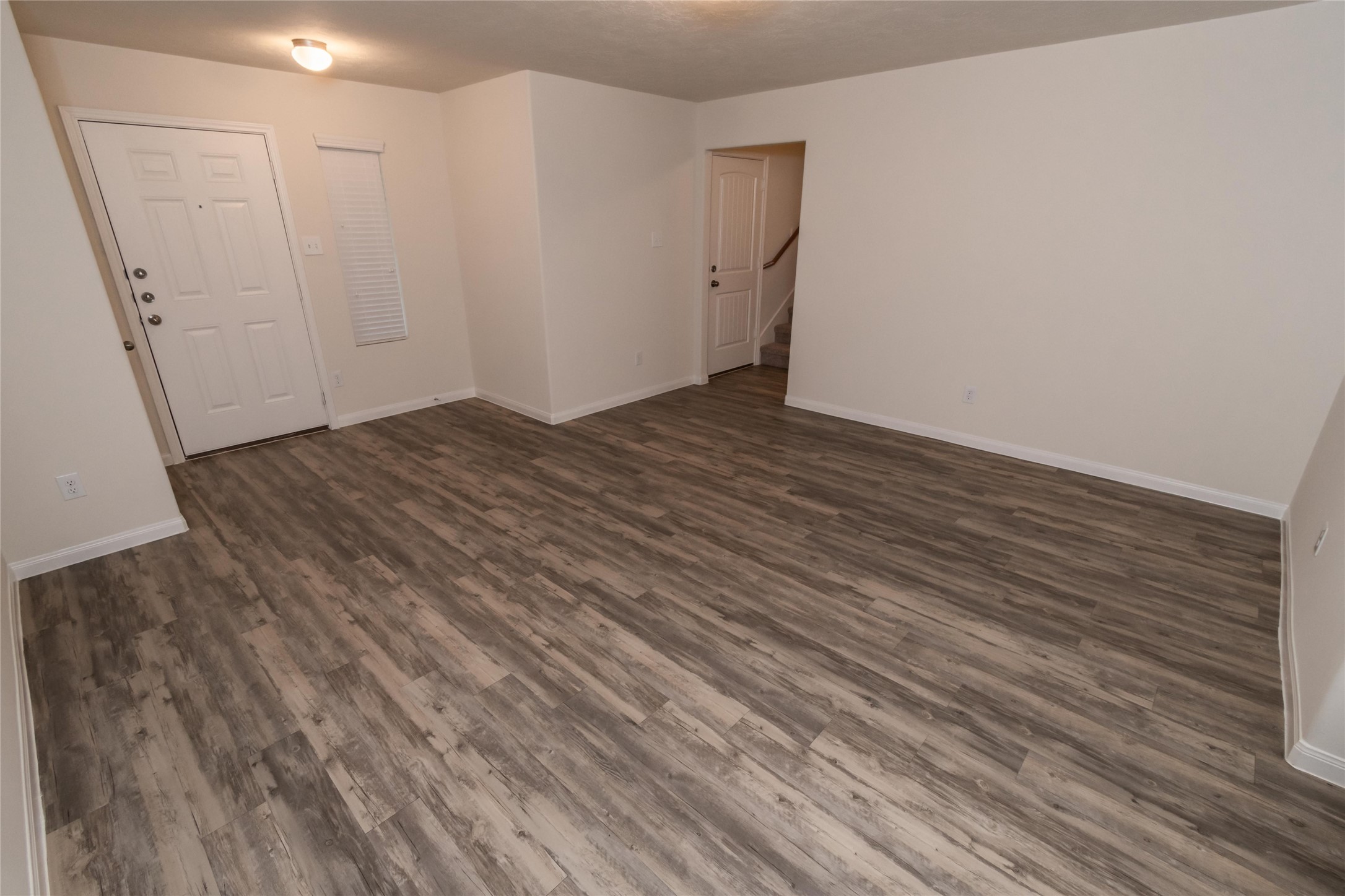 27 Laguna Bend Property Photo 4