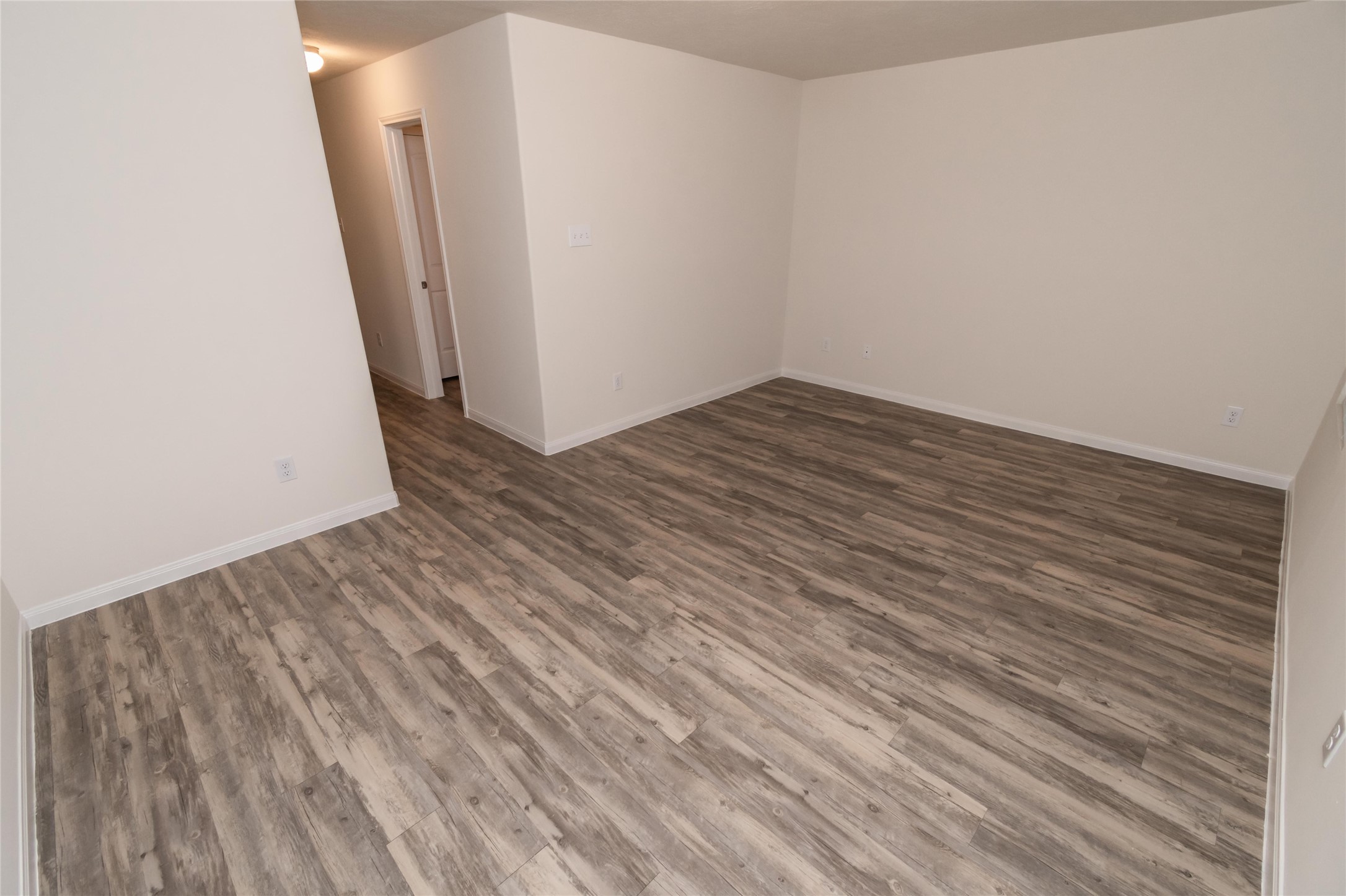 27 Laguna Bend Property Photo 6