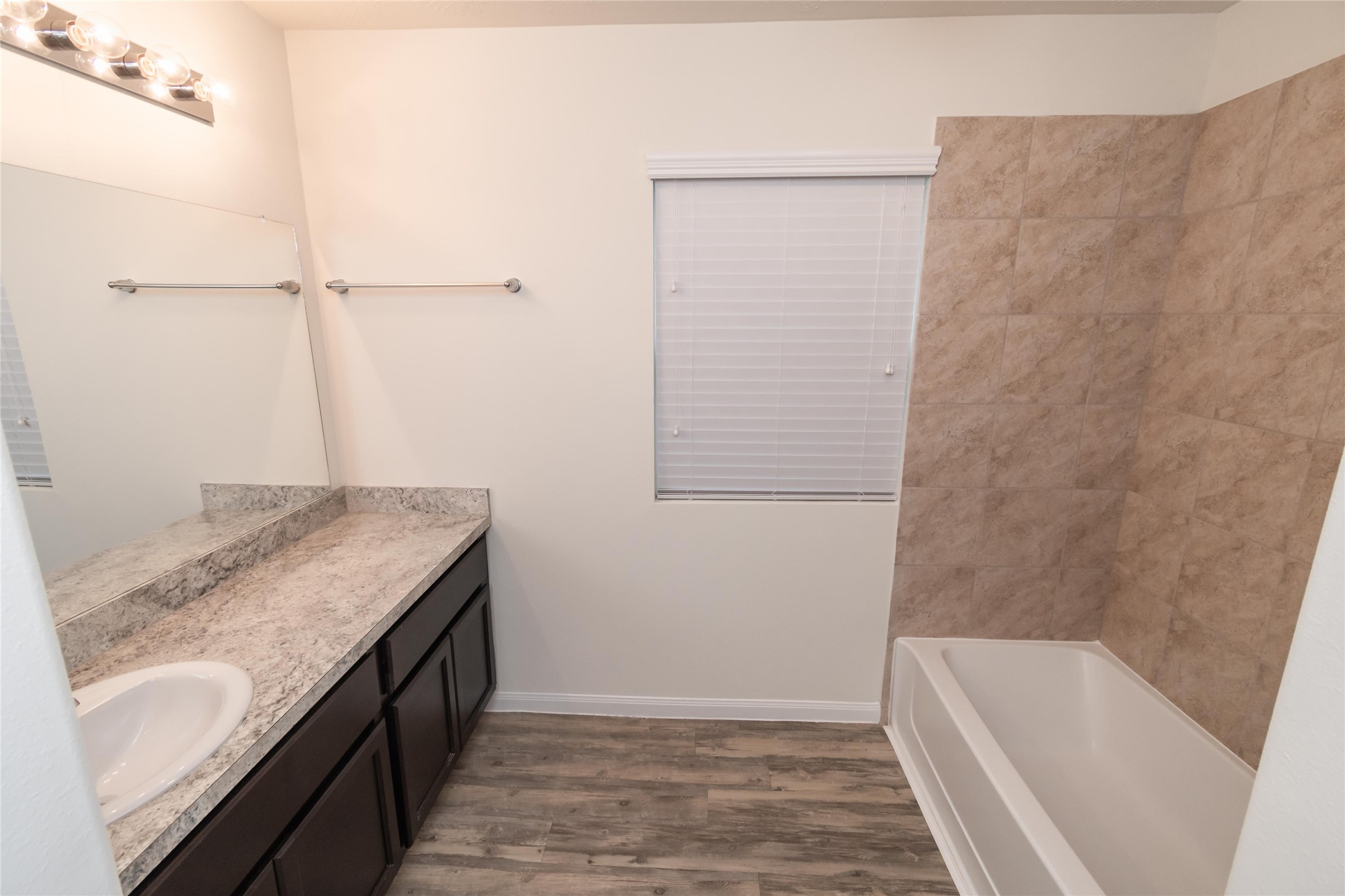 27 Laguna Bend Property Photo 7