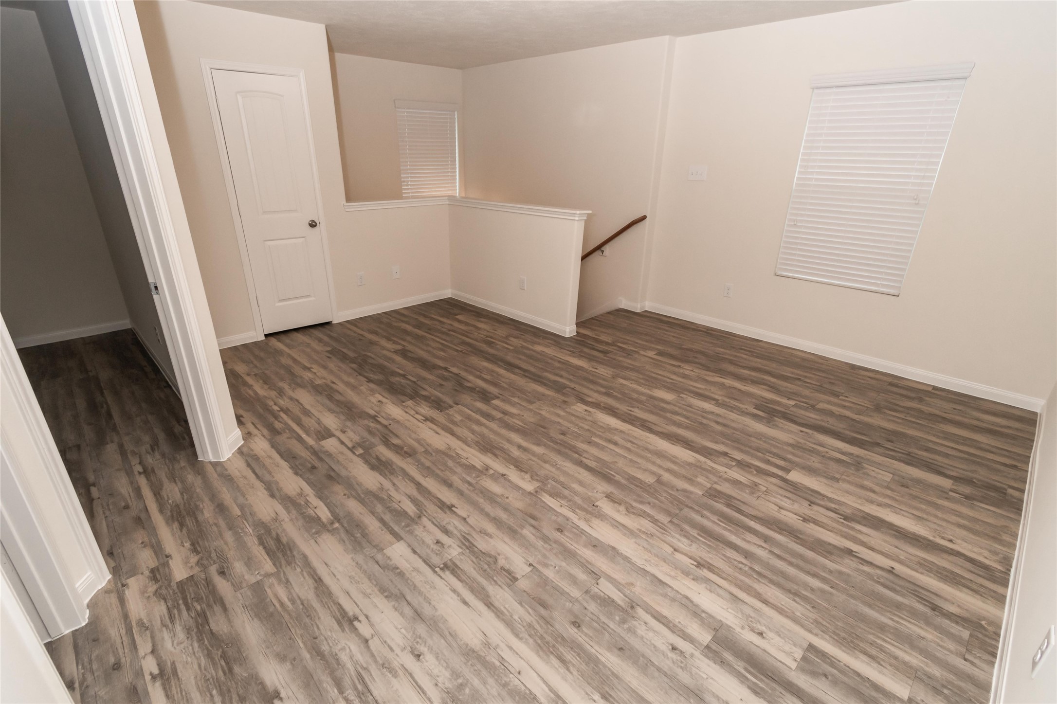 27 Laguna Bend Property Photo 9