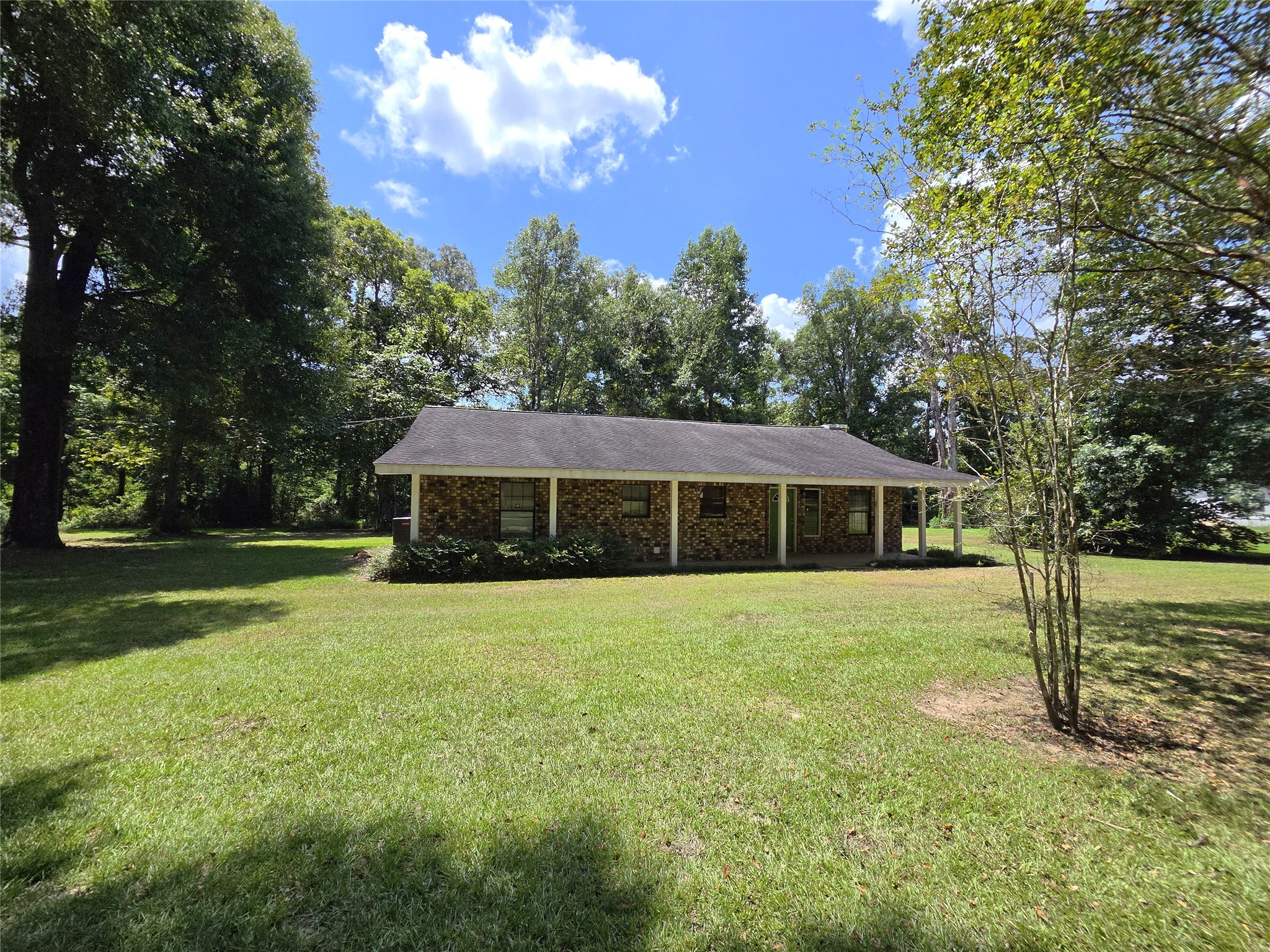 22647 Kelly Drive Property Photo 3