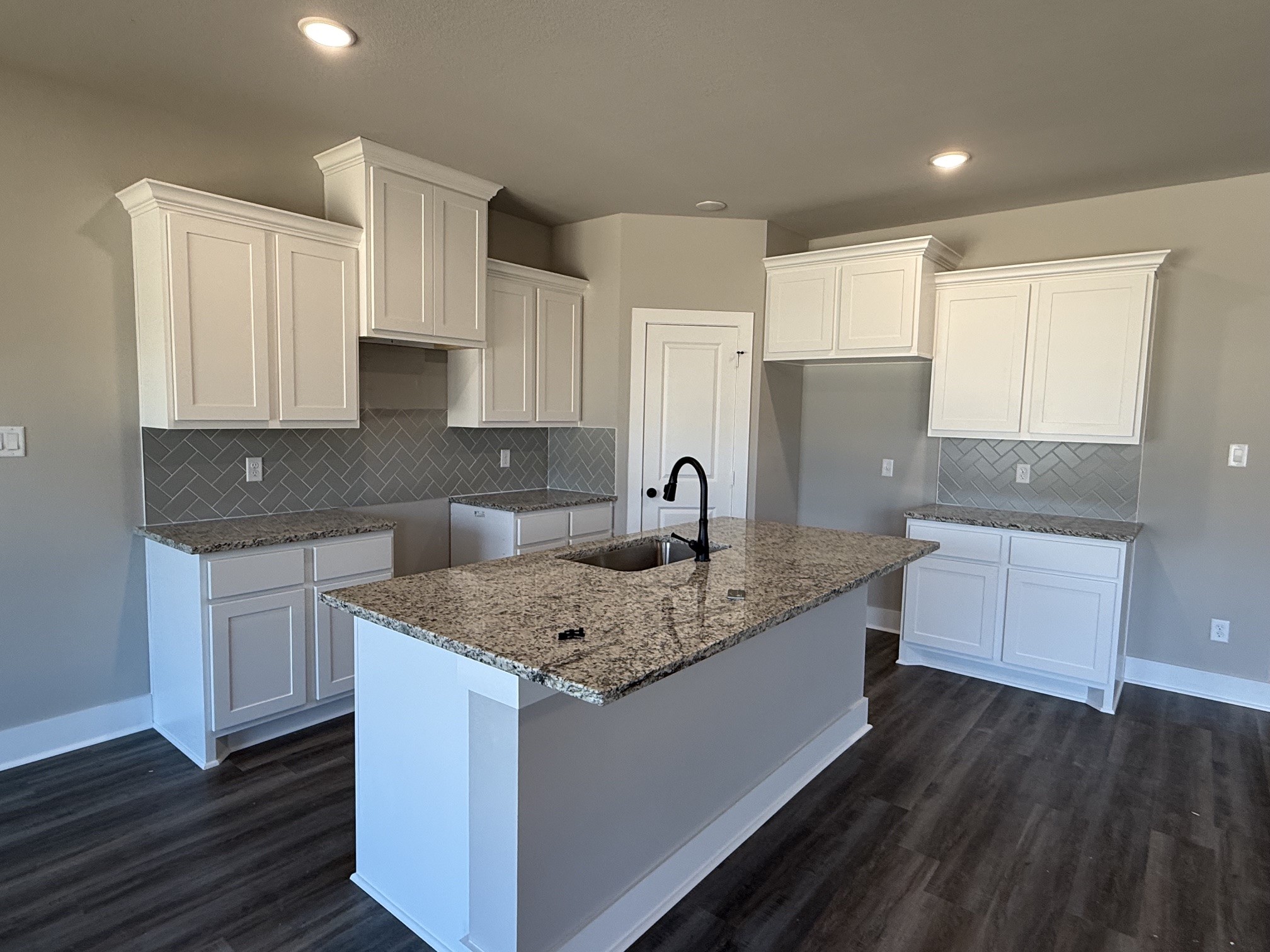927 Fork Court Property Photo 2