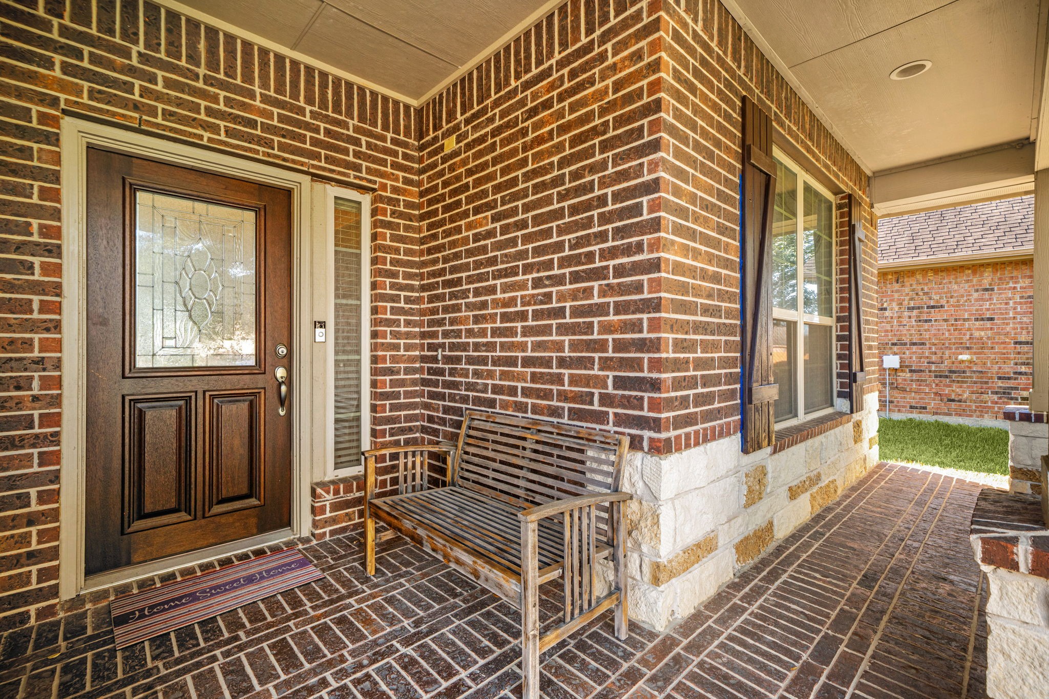 4306 Fenetre Forest Street Property Photo 4