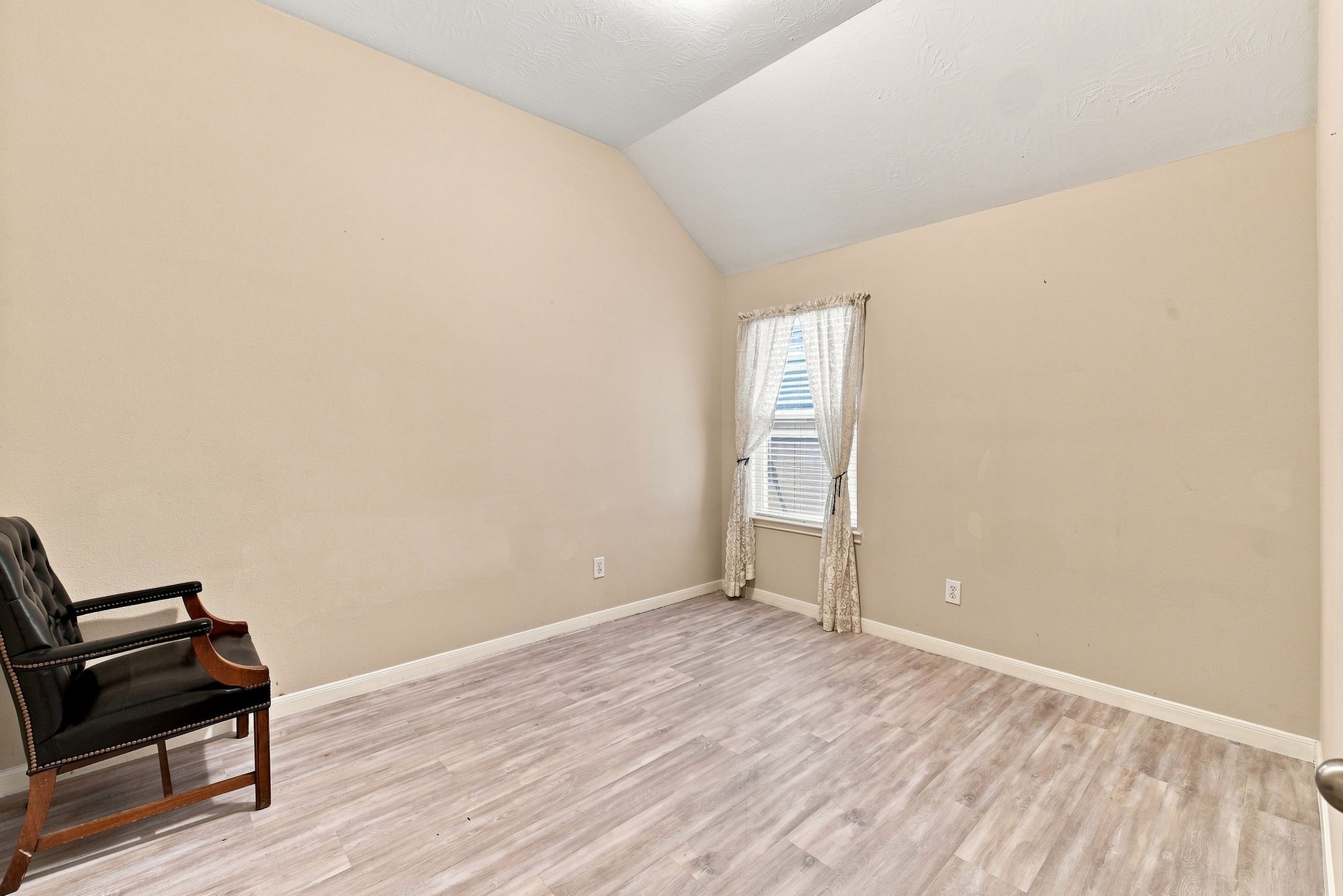 8306 Calico Canyon Drive Property Photo 14