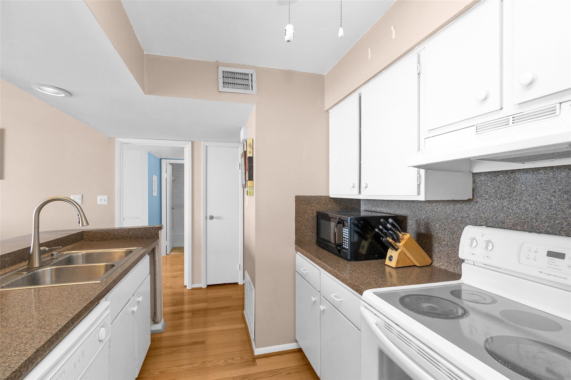 12500 Melville Drive 345d Property Photo 6