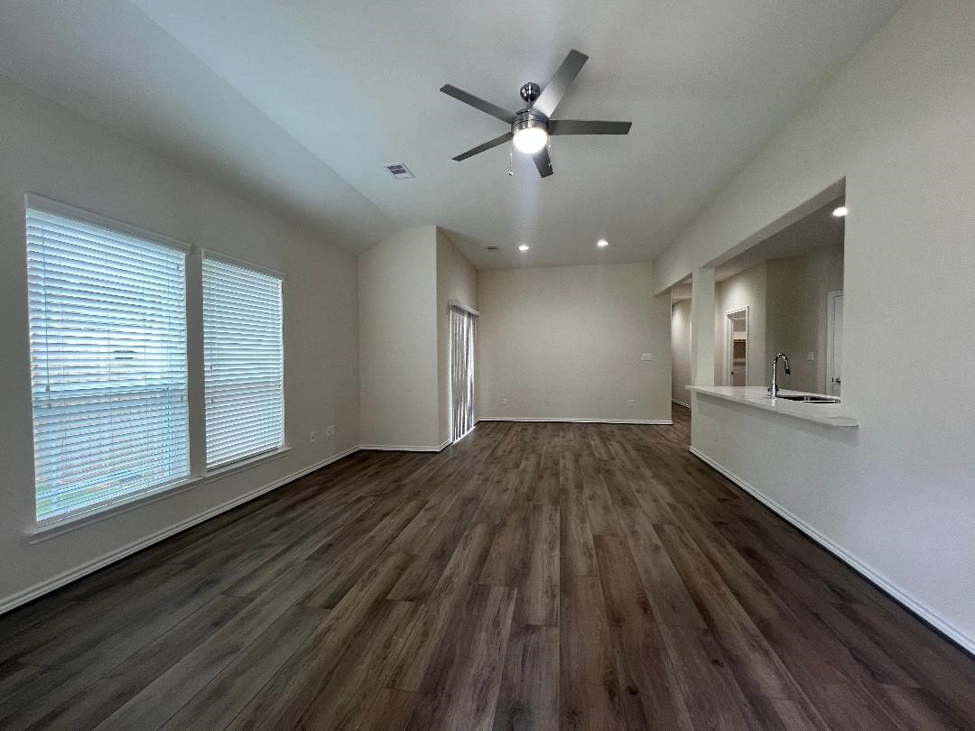 851 A Arbor Pines Ct Property Photo 3