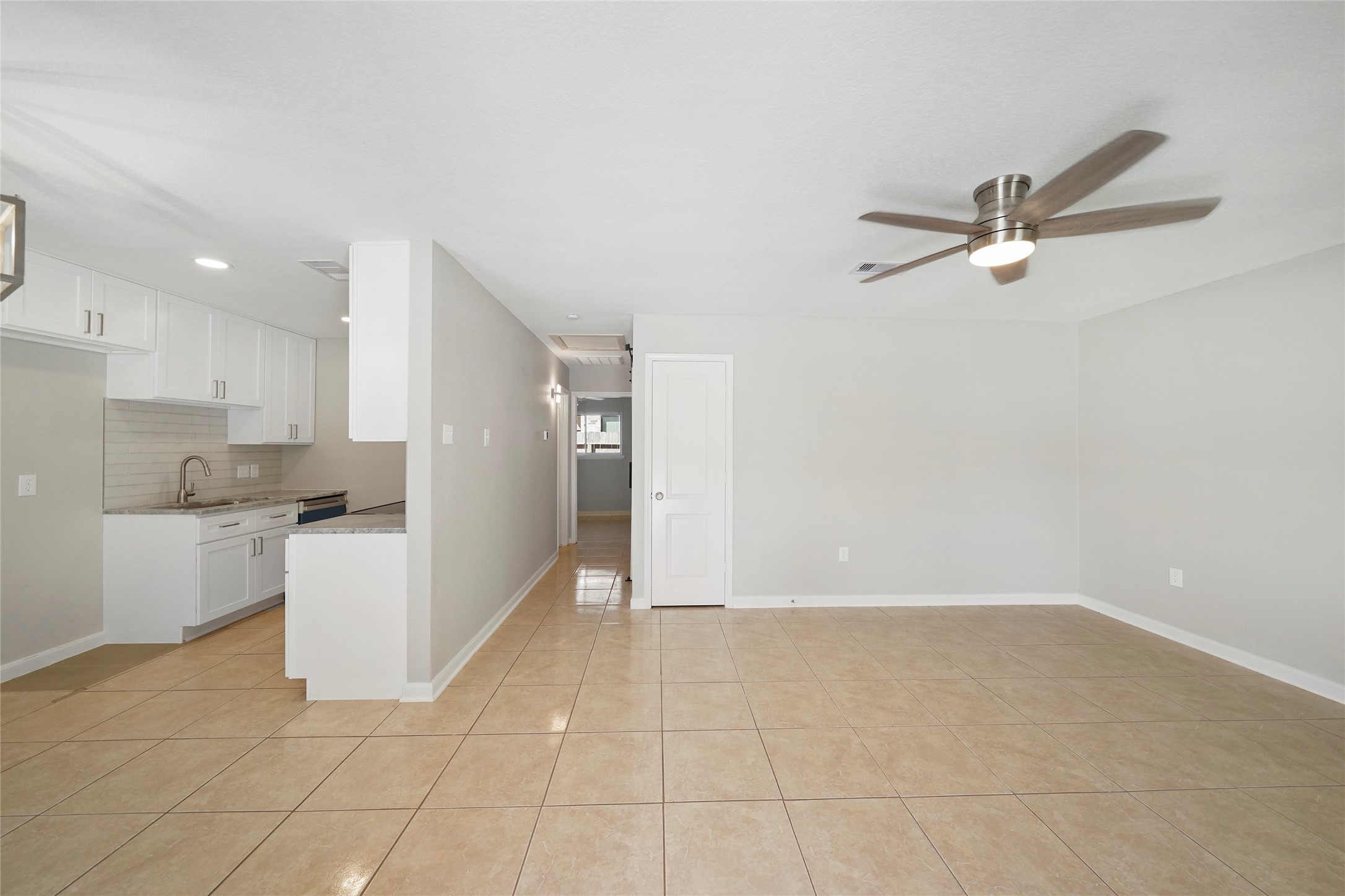 2526 Appian Way 4 Property Photo 4