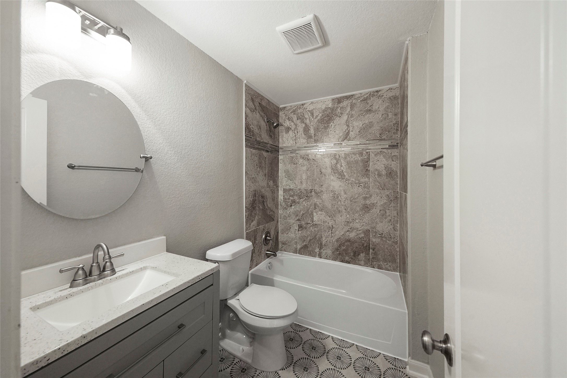 2526 Appian Way 4 Property Photo 15