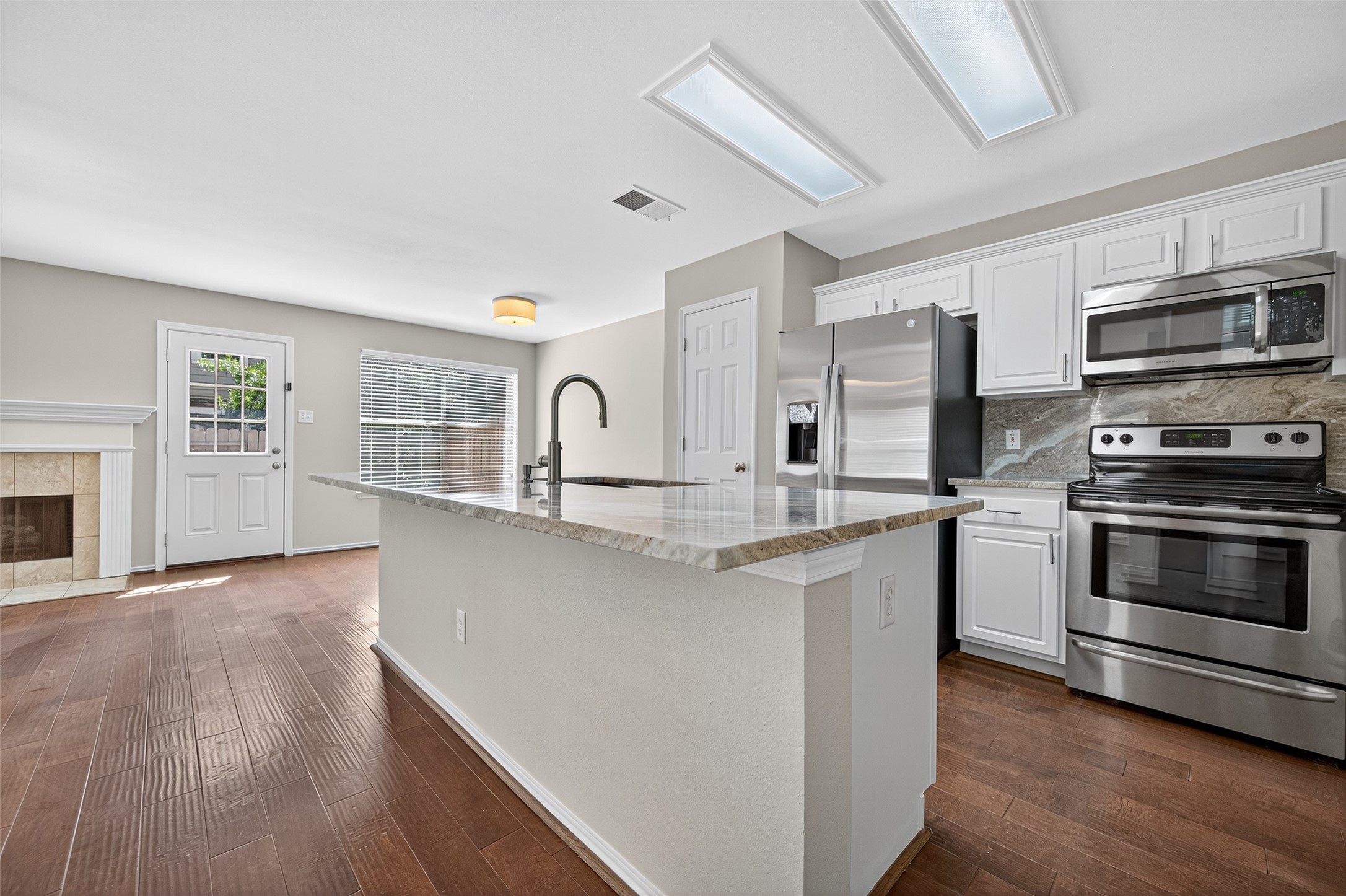 54 Marble Rock Place Property Photo 6