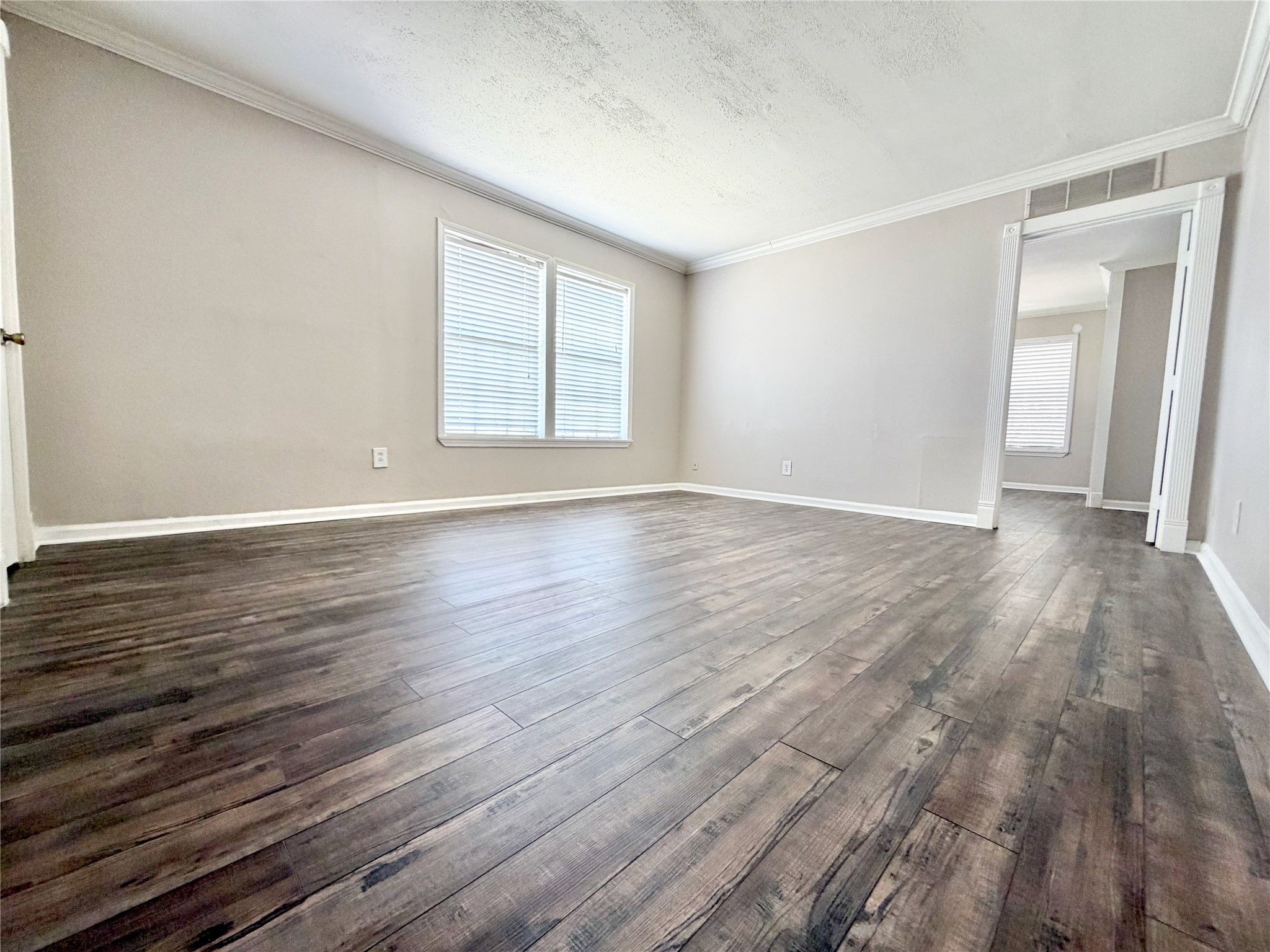 218 W 15th Street L Property Photo 9