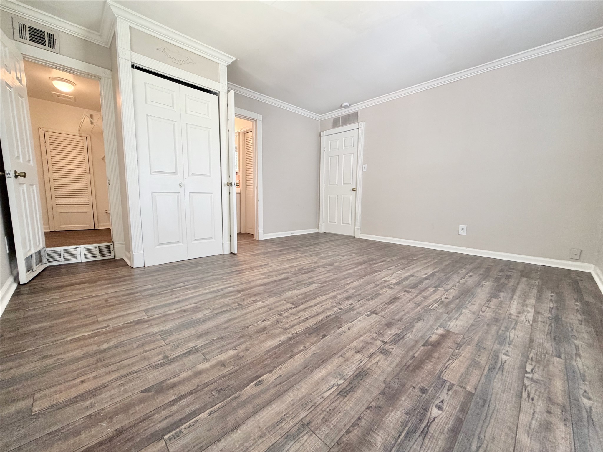218 W 15th Street L Property Photo 18
