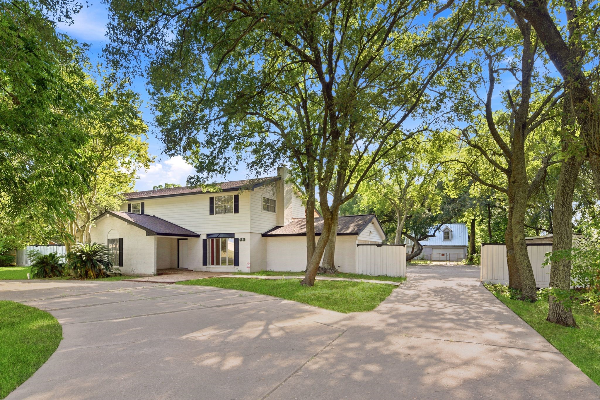 4030 Fox Meadow Lane Property Photo 3