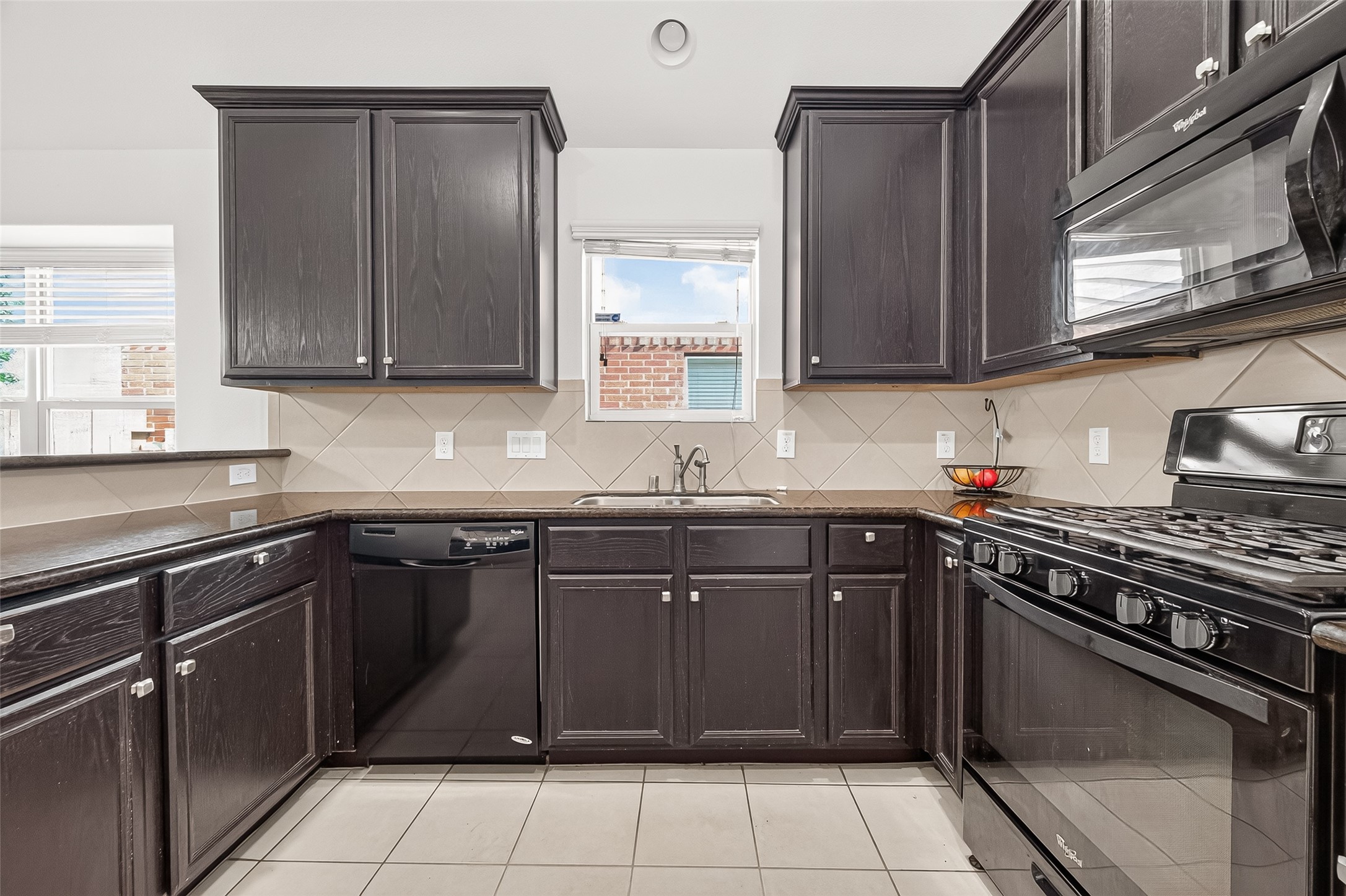 2534 Seahorse Bend Drive Property Photo 19
