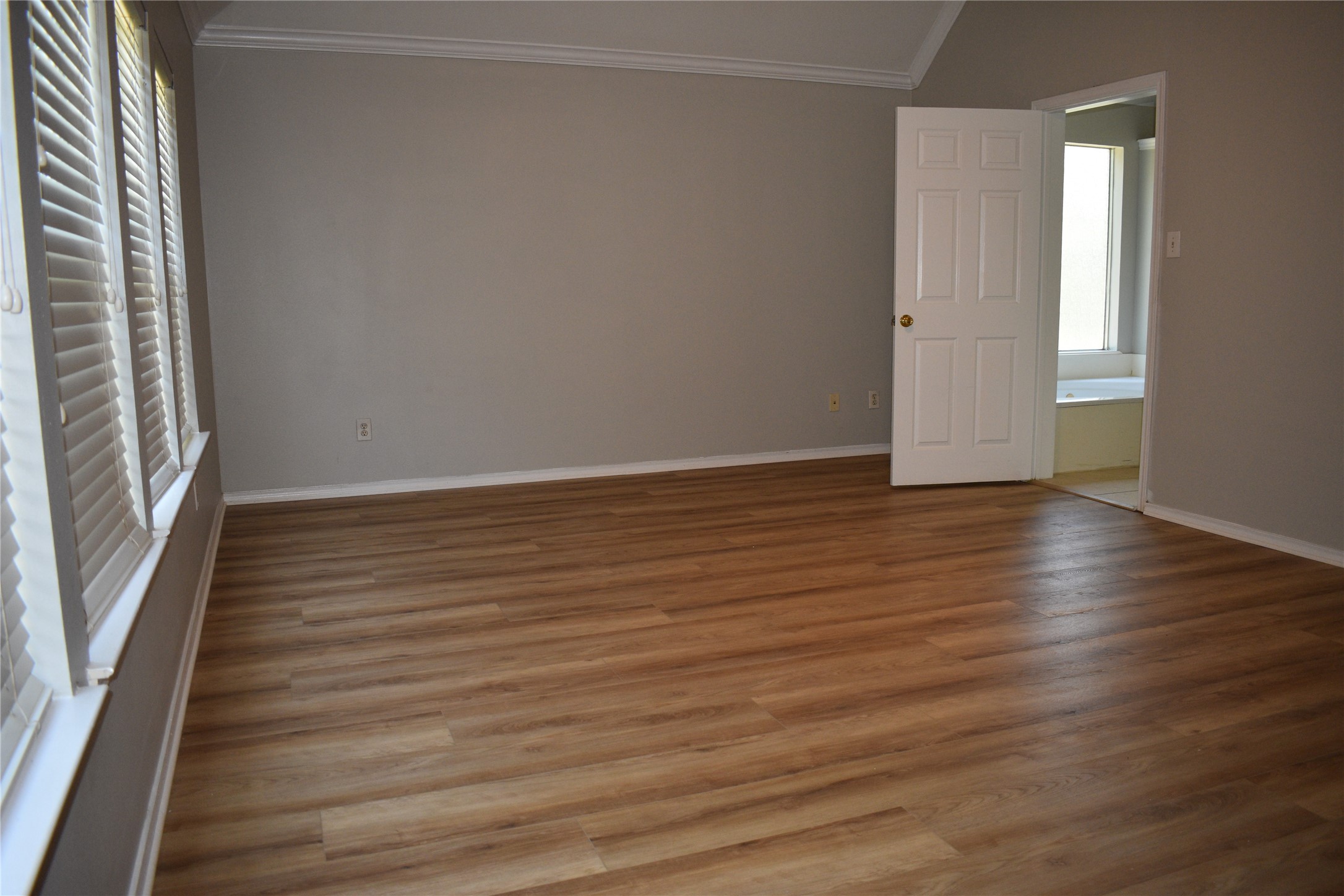 4214 Creek Ridge Lane Property Photo 4