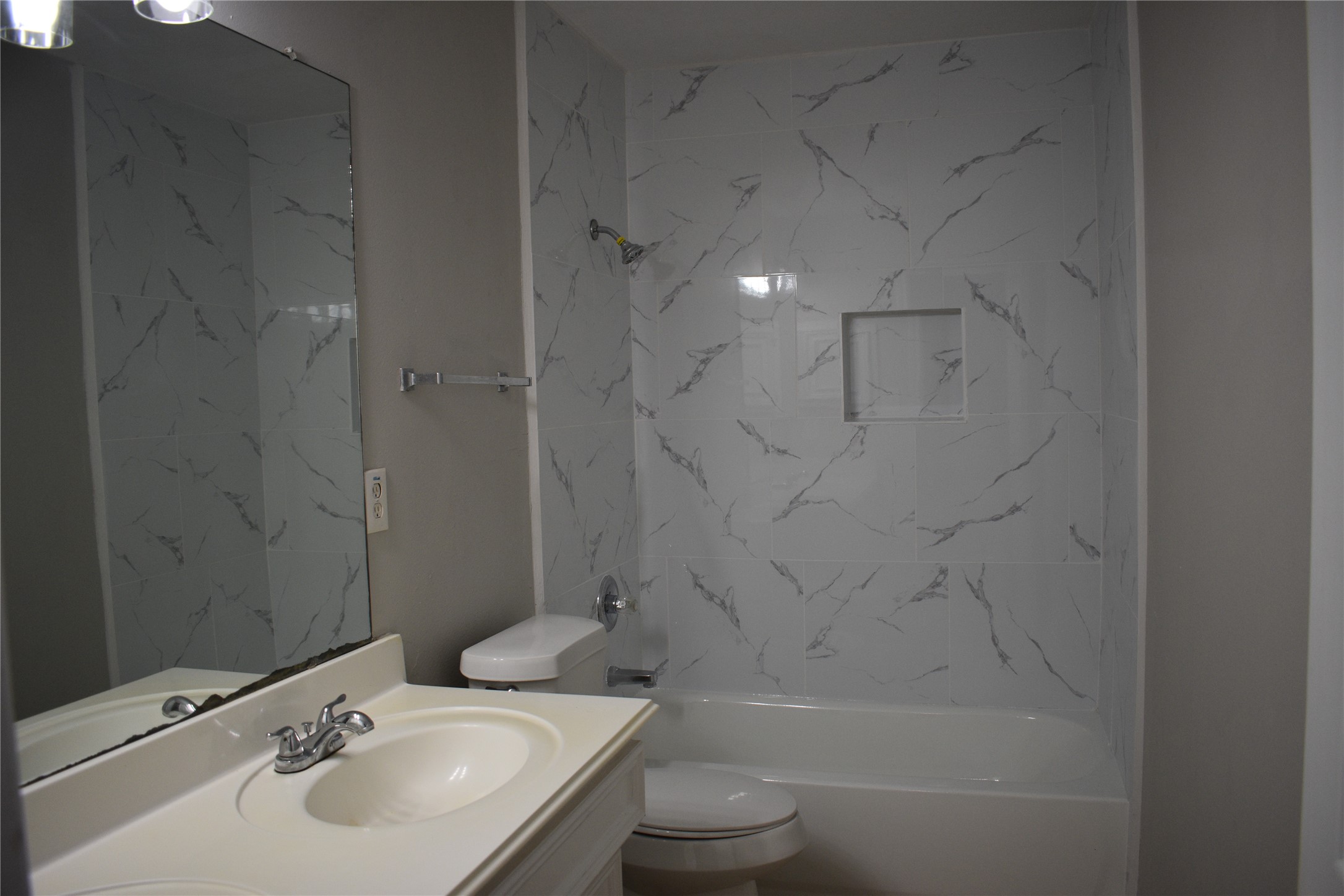 4214 Creek Ridge Lane Property Photo 11