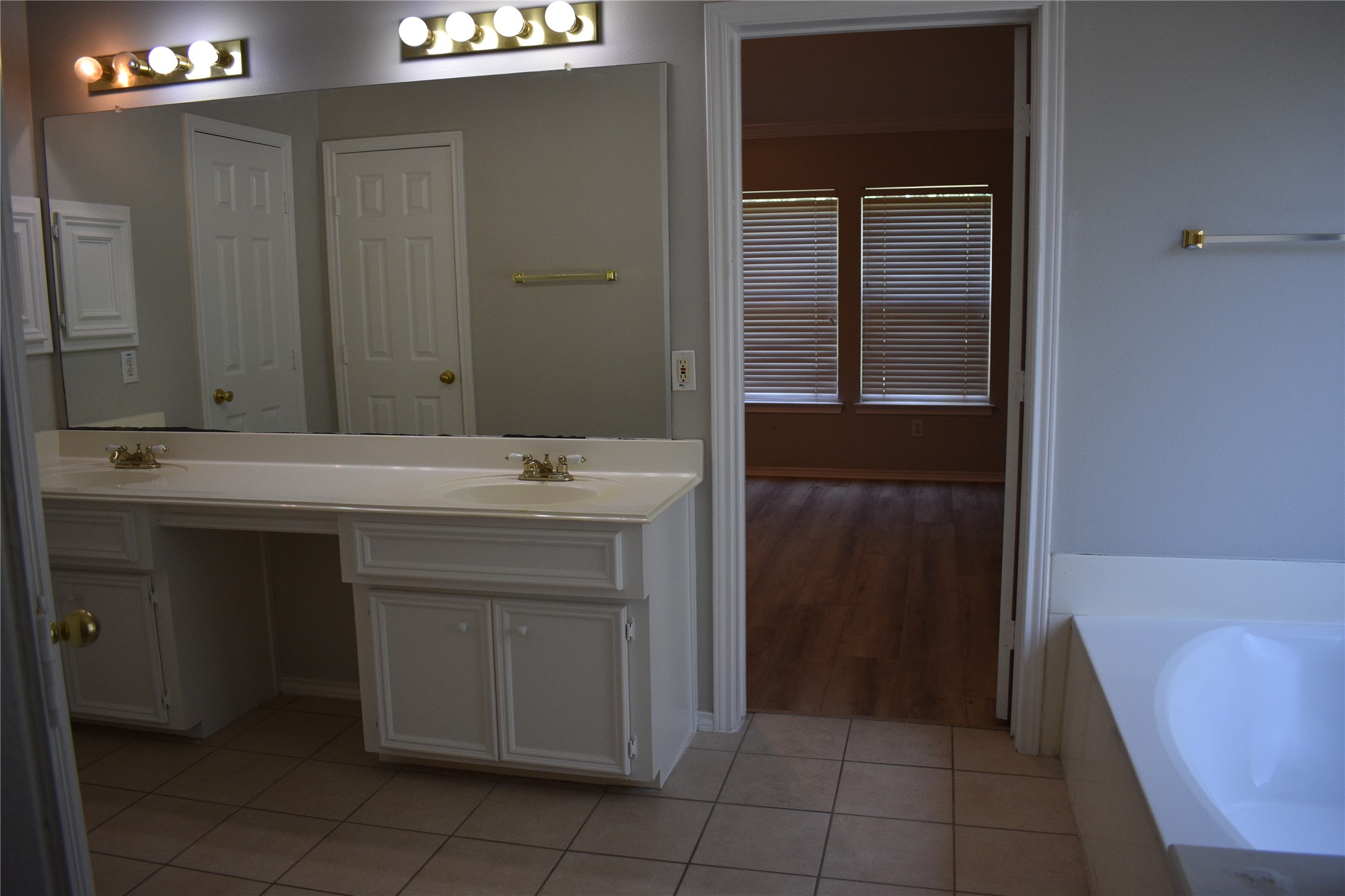 4214 Creek Ridge Lane Property Photo 12