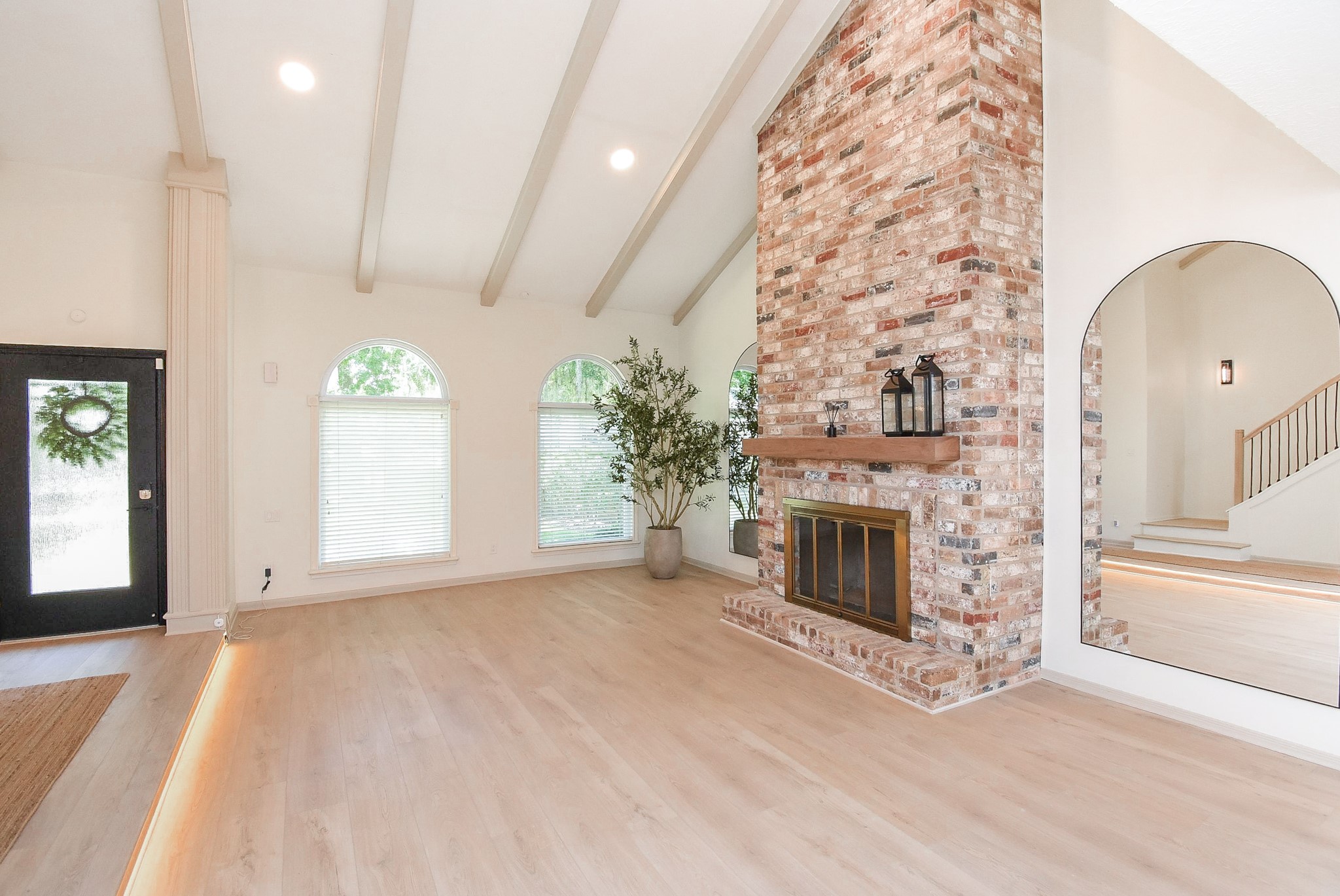9342 Briar Forest Drive Property Photo 6