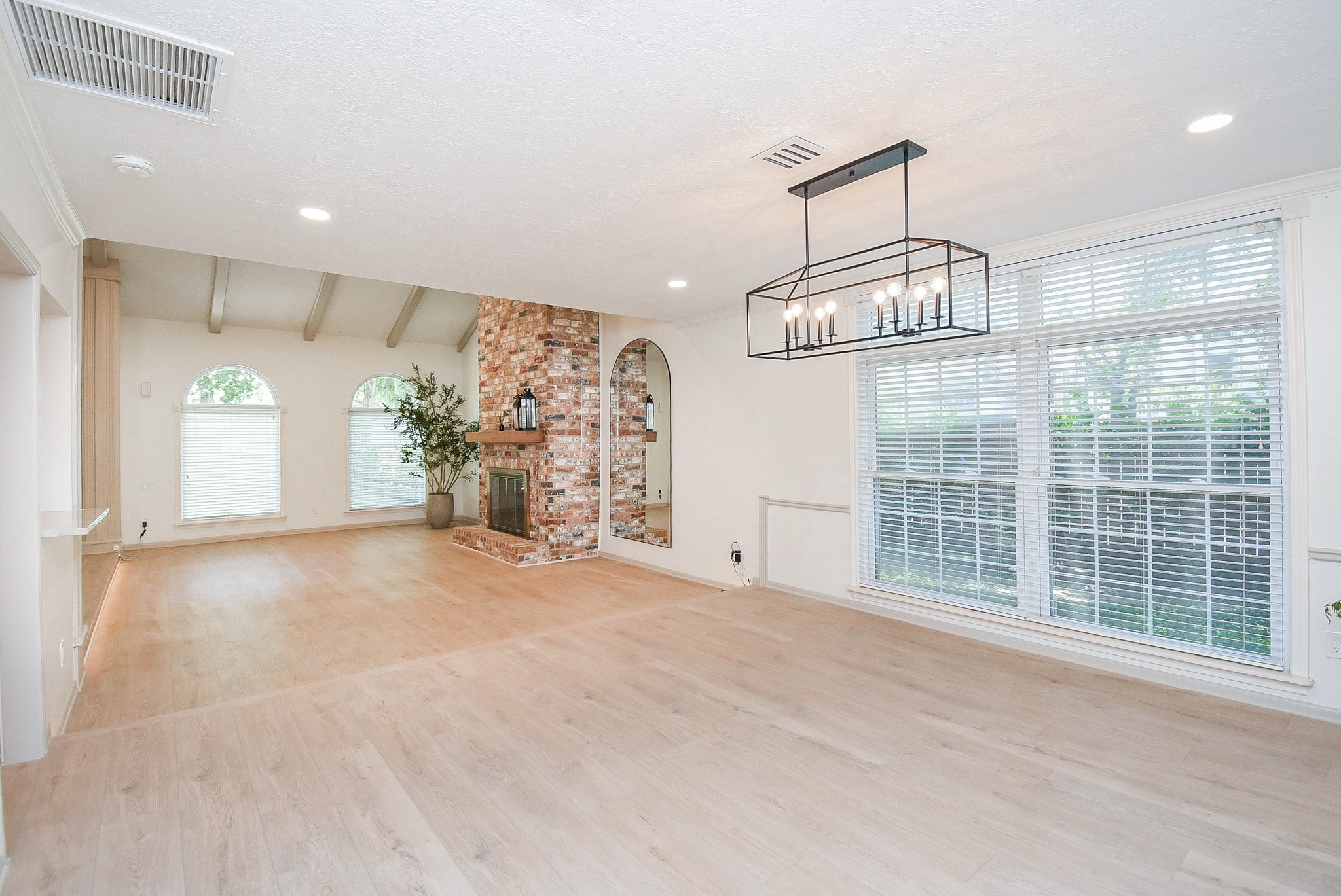 9342 Briar Forest Drive Property Photo 14