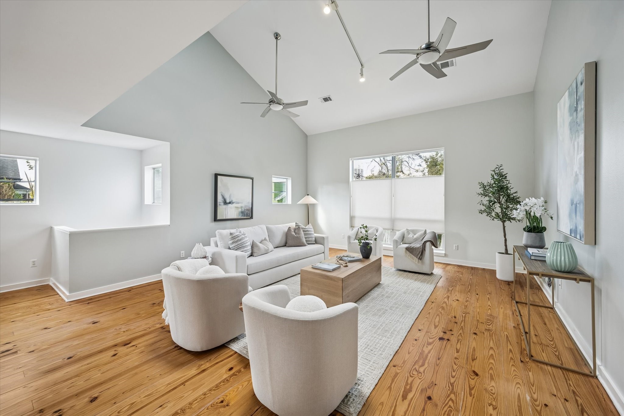 2508 Calumet Street E Property Photo 1