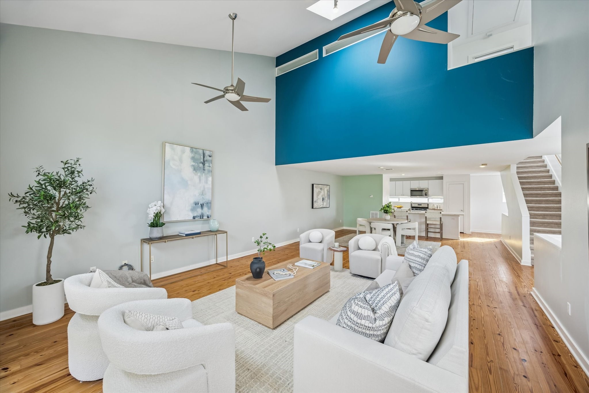 2508 Calumet Street E Property Photo 6
