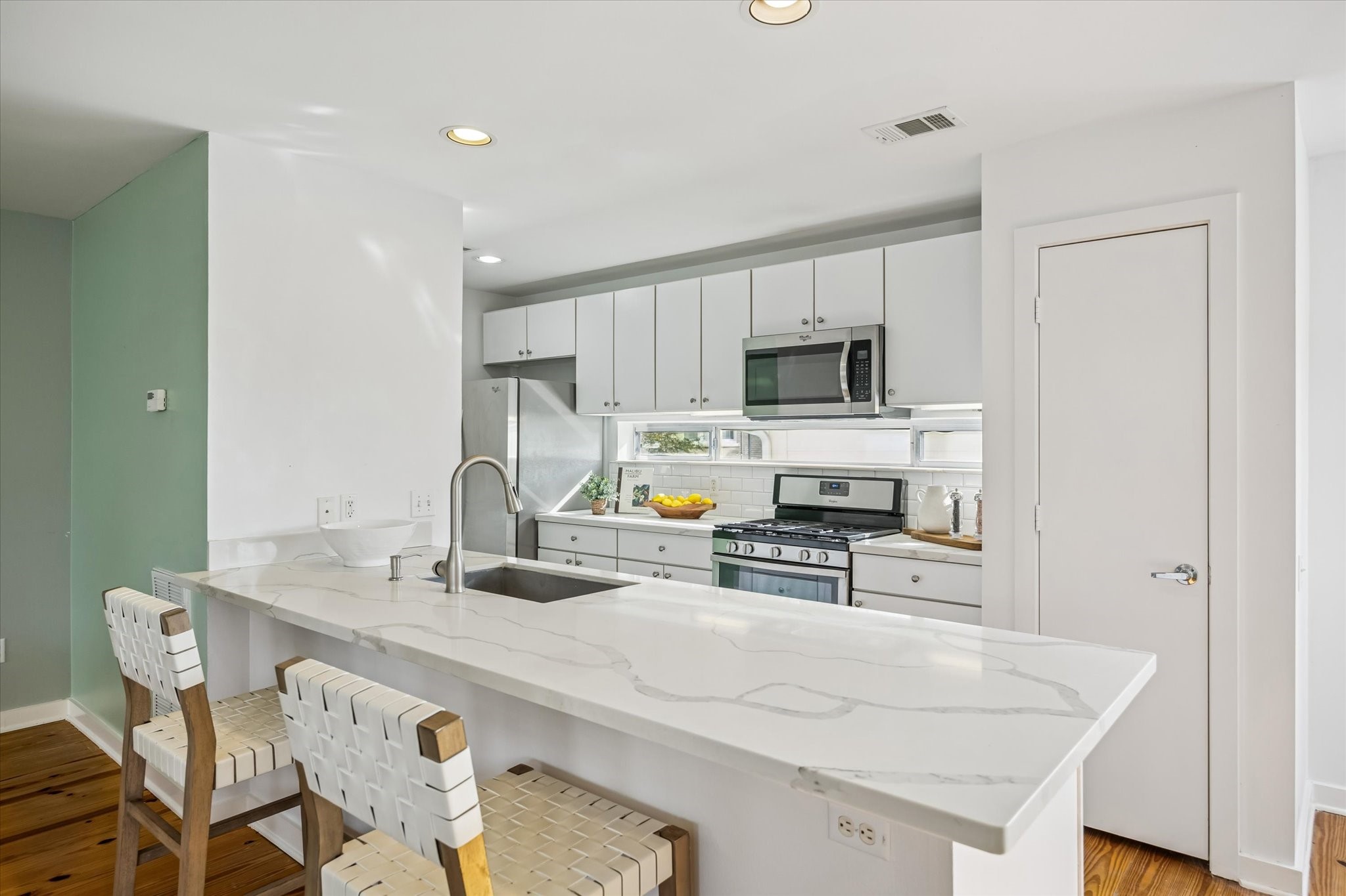 2508 Calumet Street E Property Photo 7
