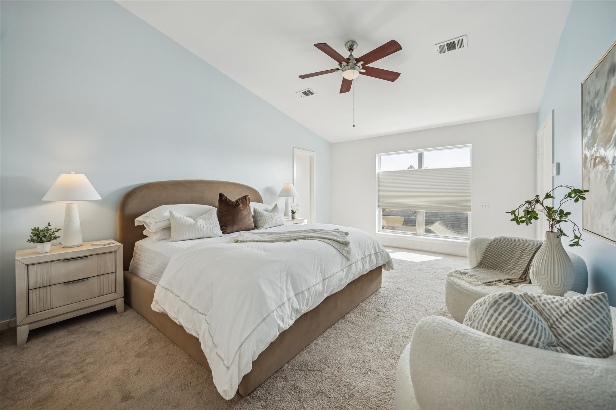 2508 Calumet Street E Property Photo 11