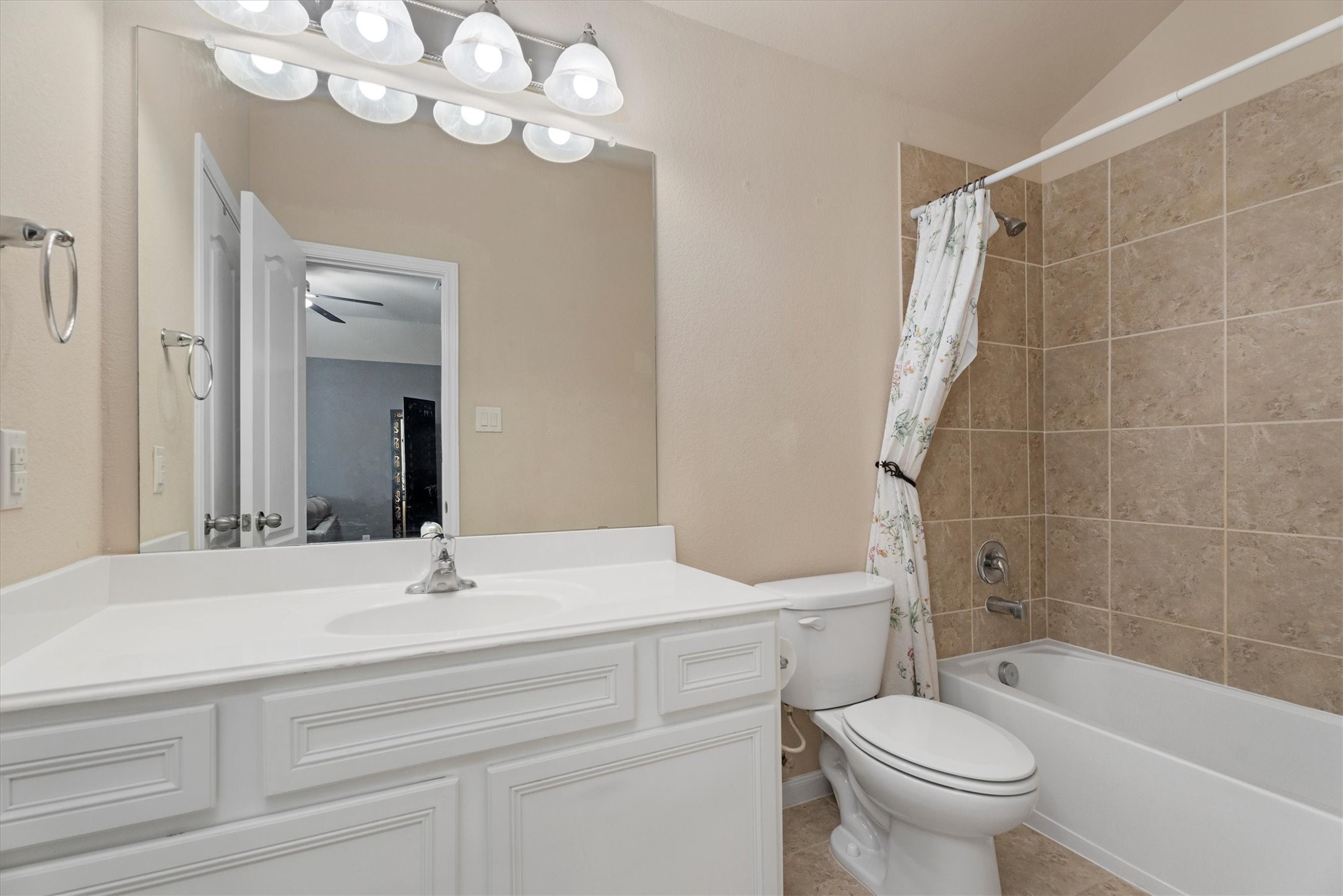 20131 Cascading Falls Boulevard Property Photo 33