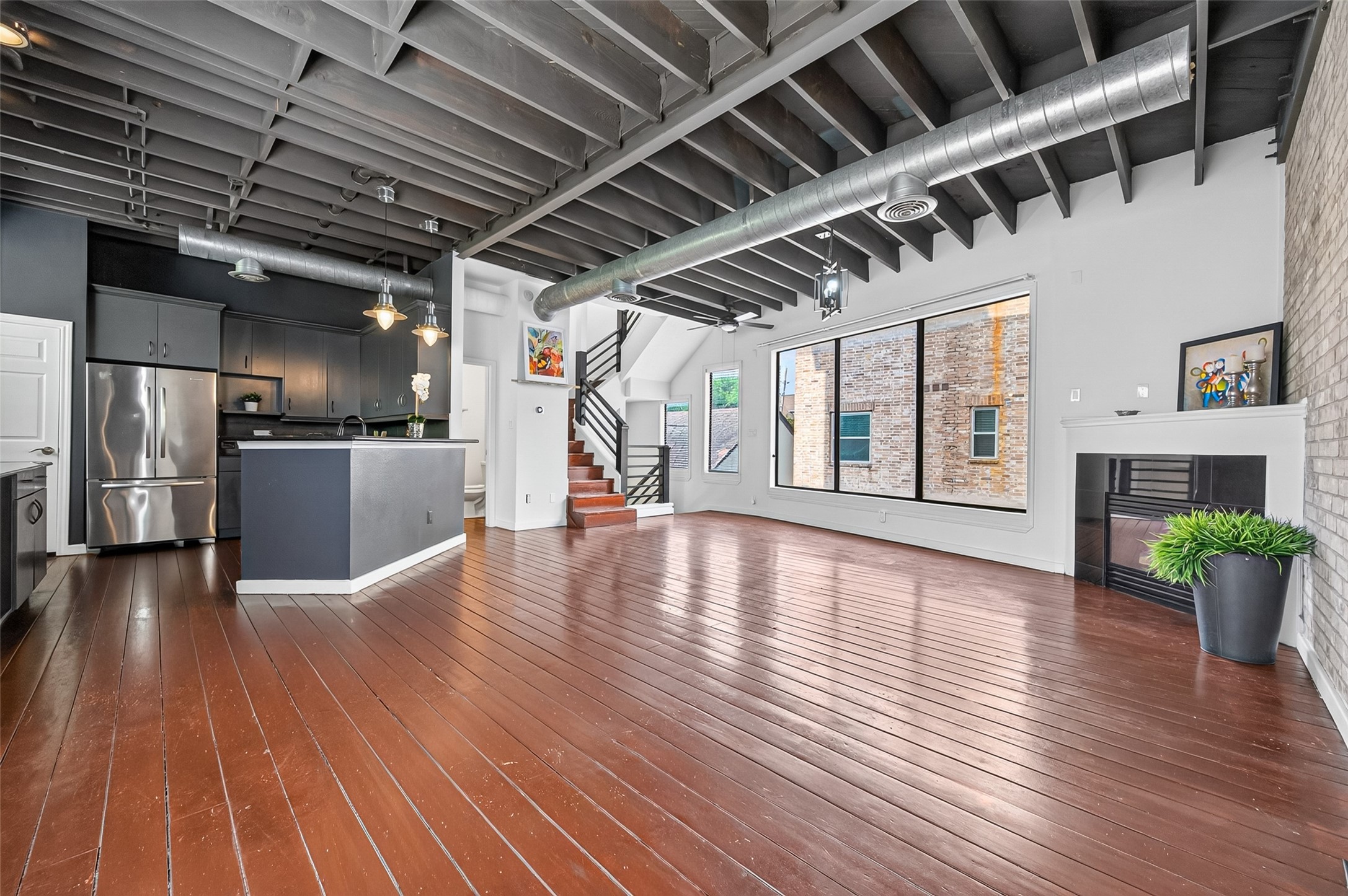 708 W Clay Street Property Photo 1