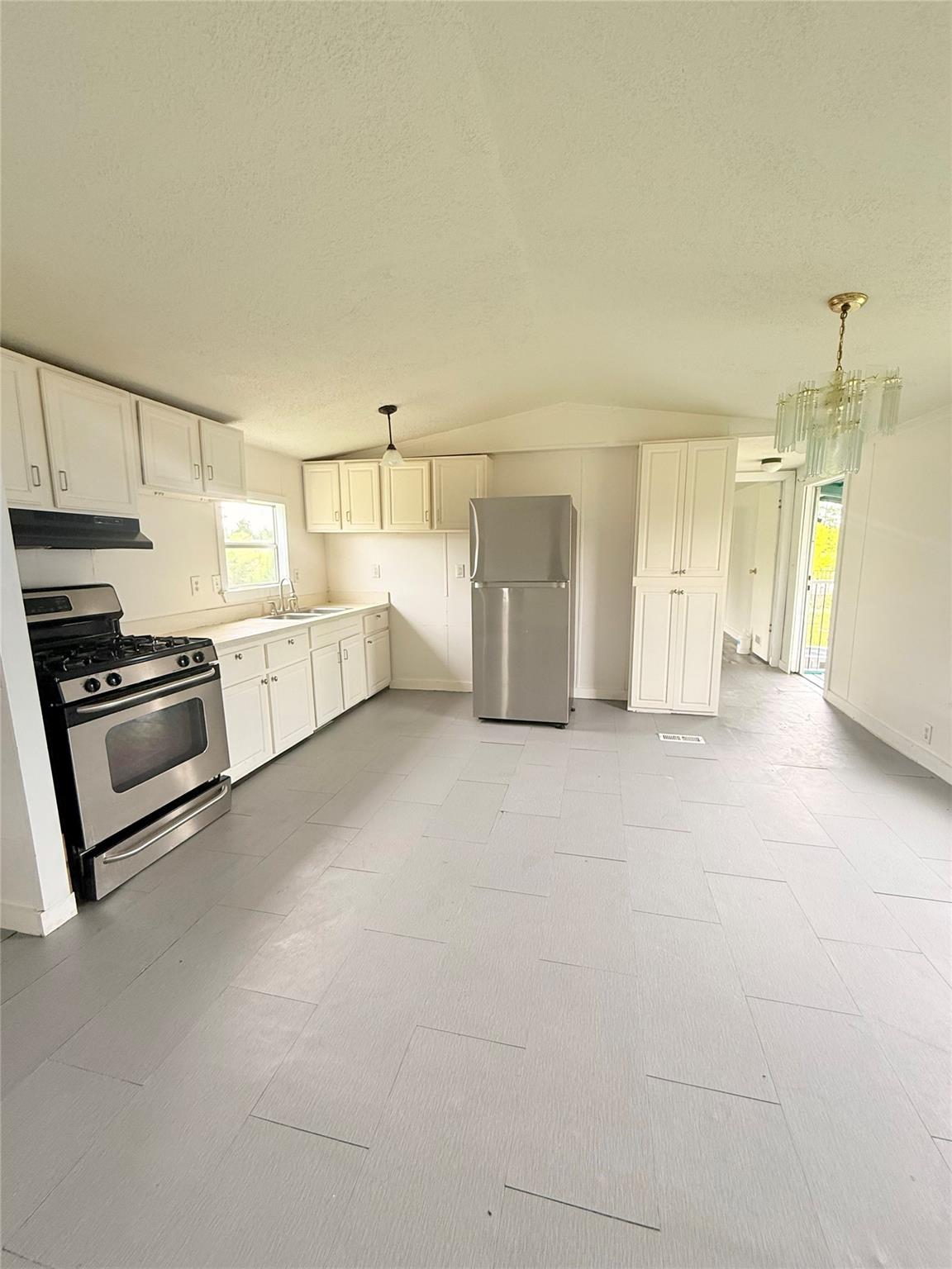 747 Road 5210 Property Photo 14