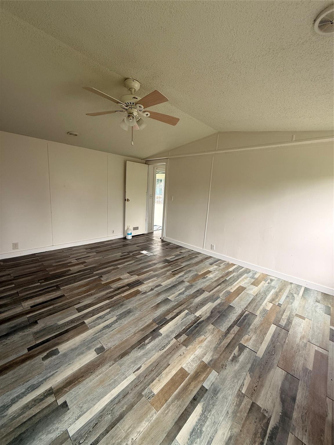 747 Road 5210 Property Photo 18