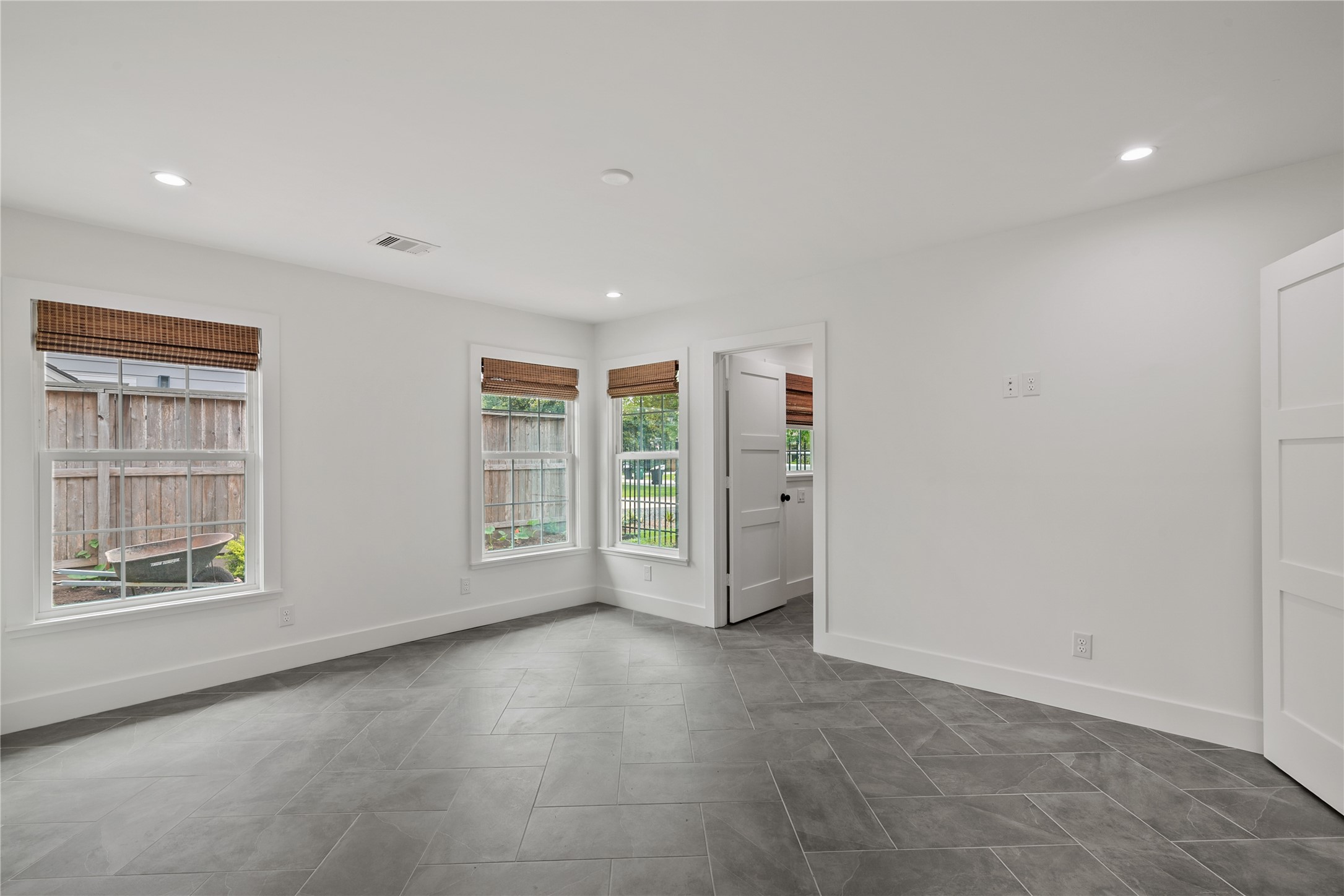 312 W 31st Street Property Photo 26