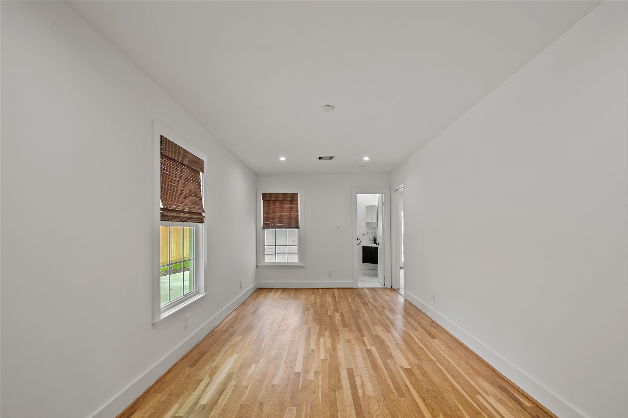 312 W 31st Street Property Photo 31