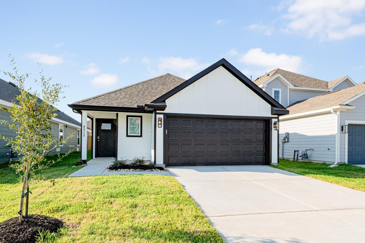 9213 Crestone Peak Drive, Willis TX 77318 Property Photo 1