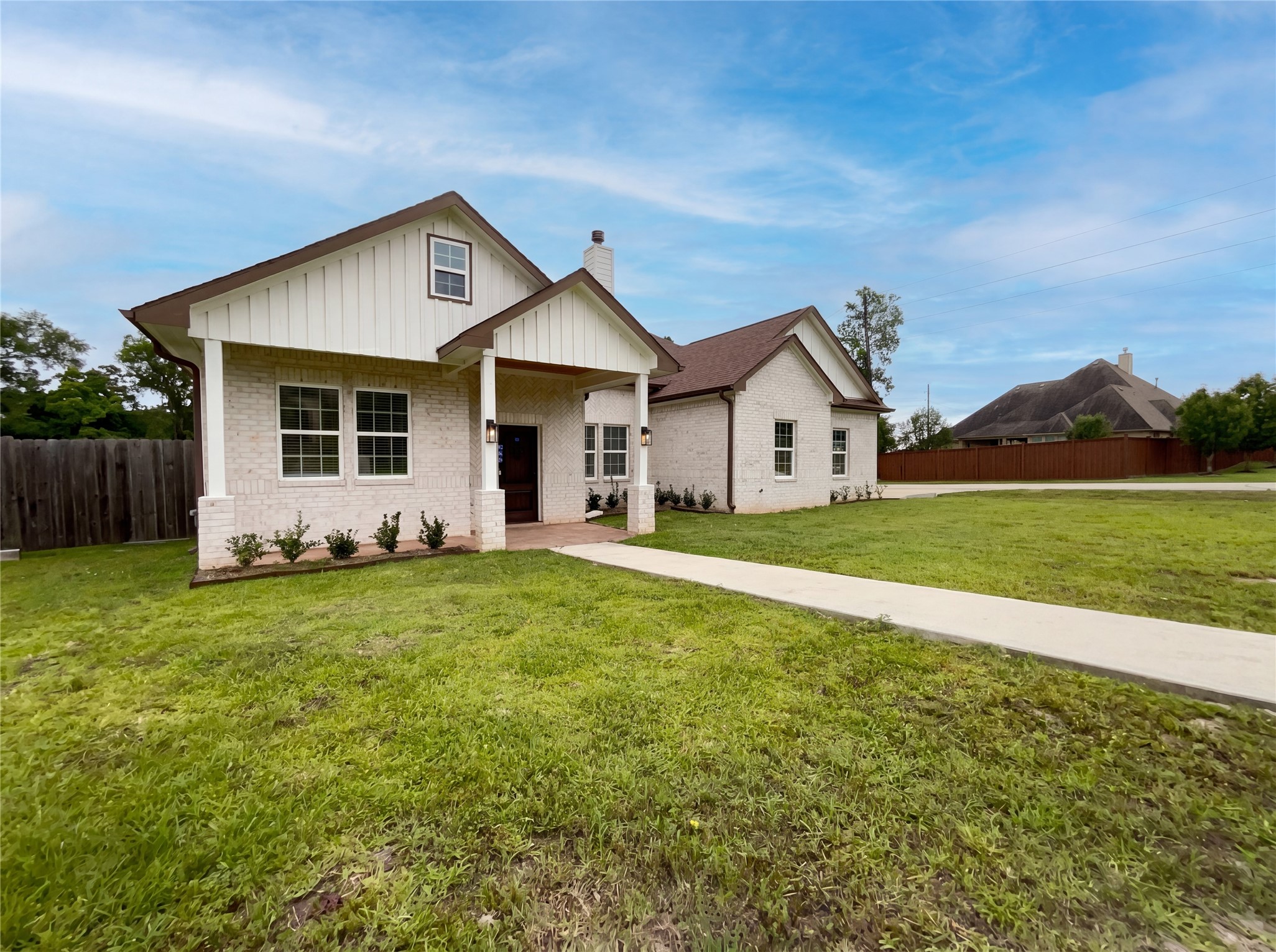 40402 Mostyn Drive Property Photo 1