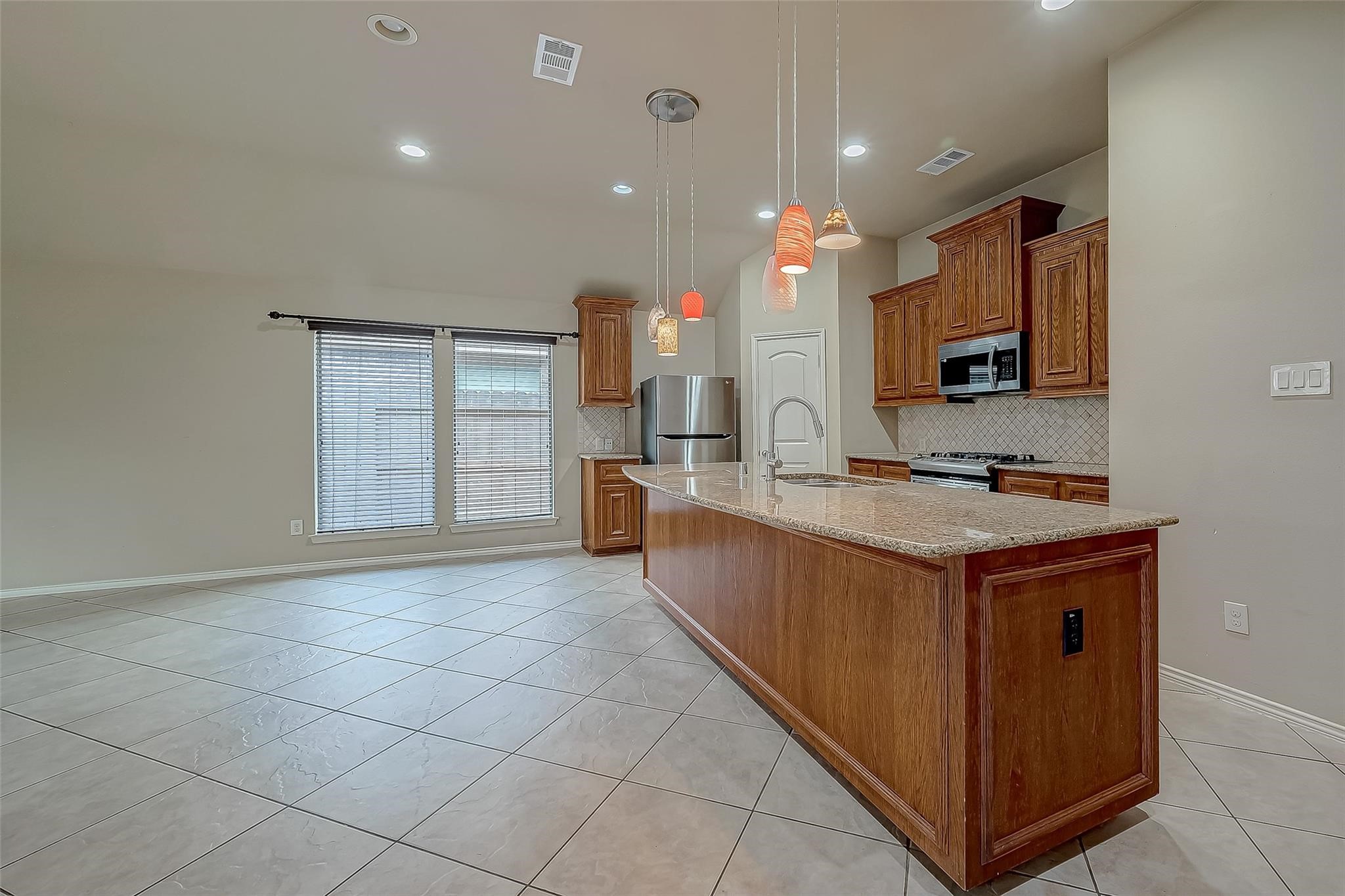 2808 Arbor Brook Lane Property Photo 9