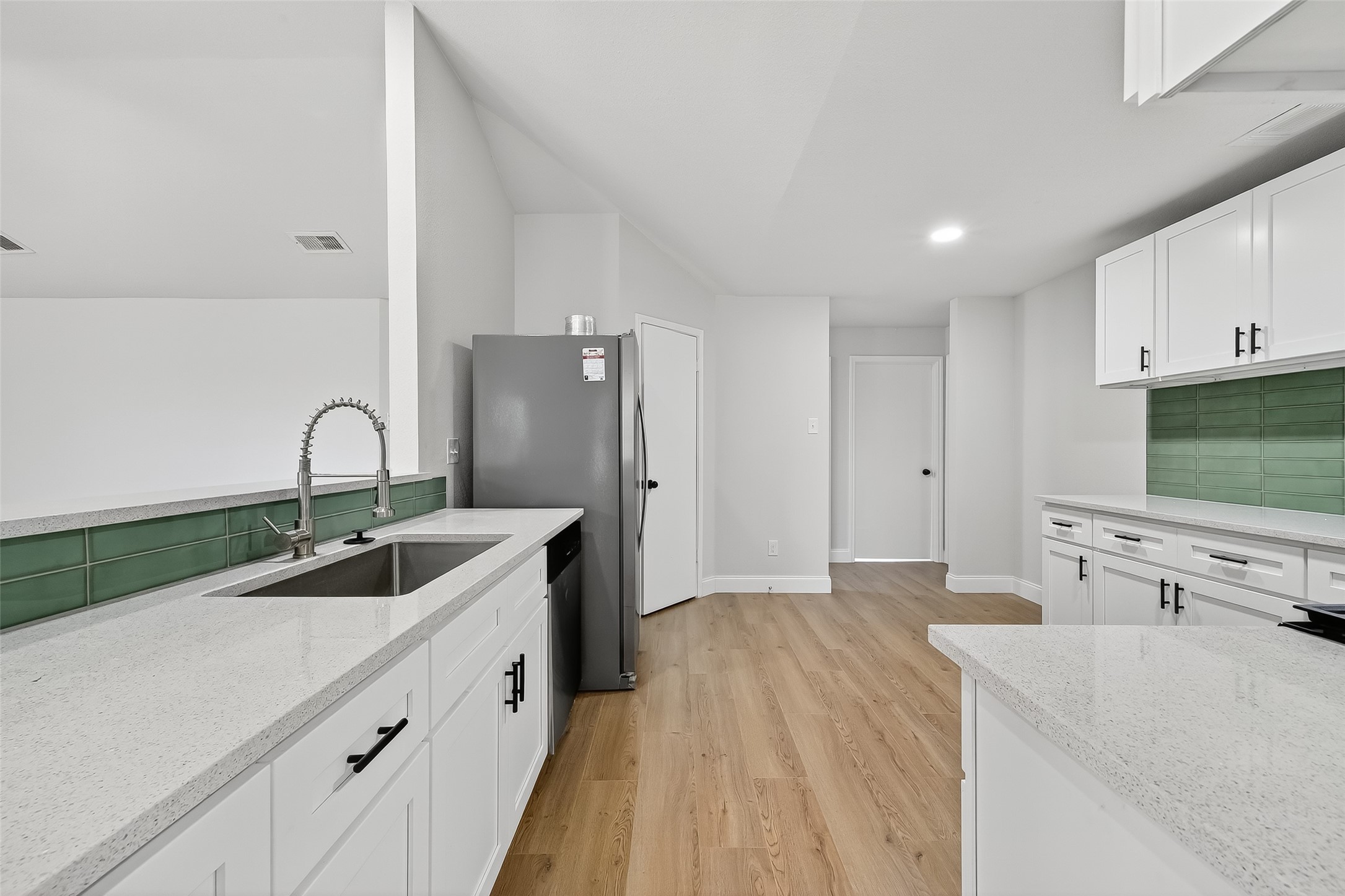 5530 Oak Falls Drive Property Photo 16