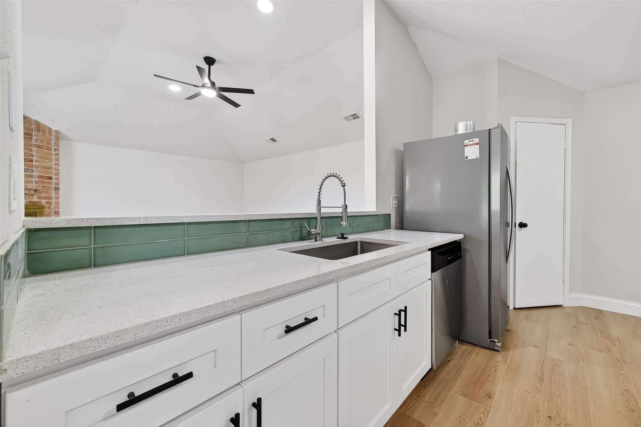 5530 Oak Falls Drive Property Photo 17