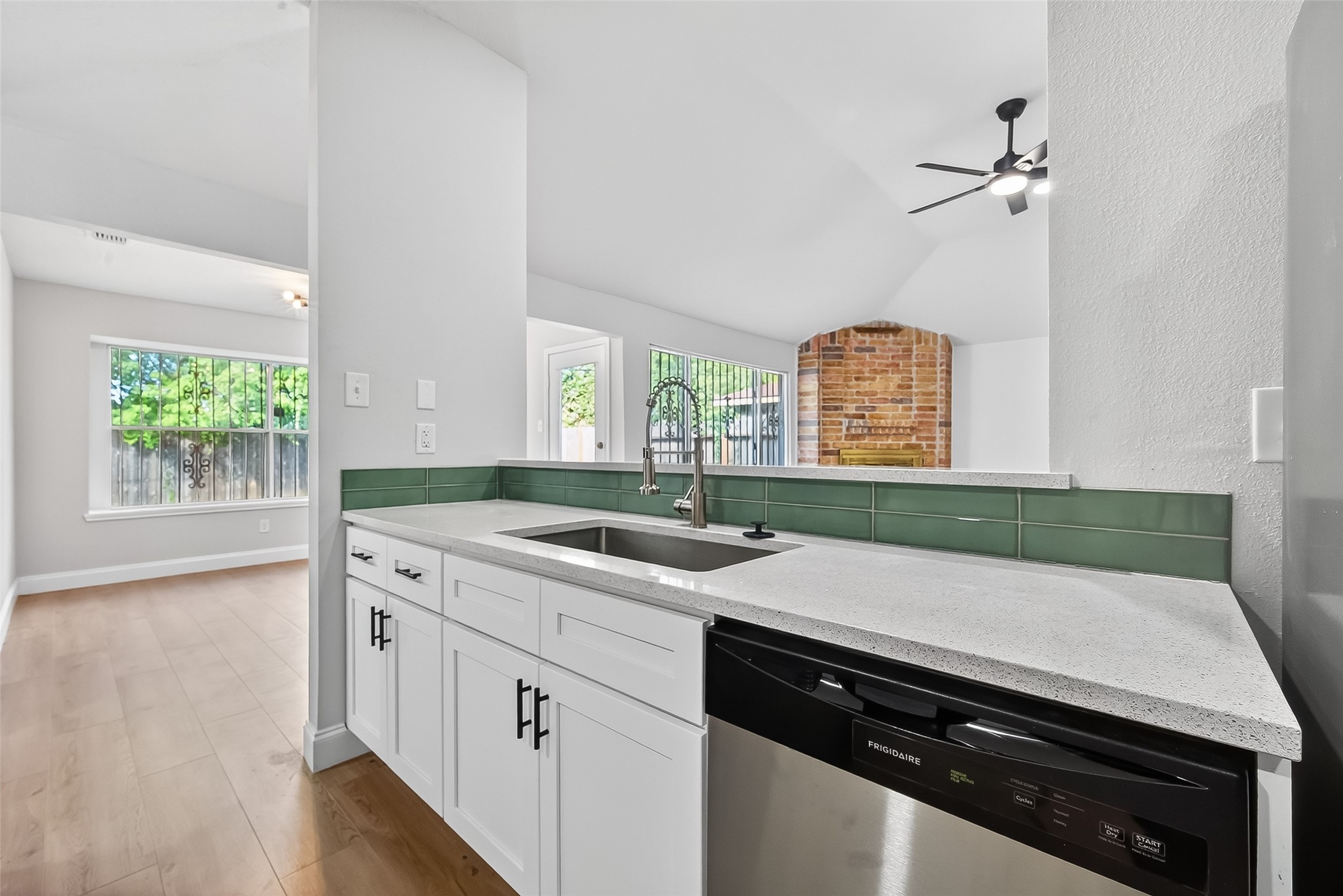 5530 Oak Falls Drive Property Photo 18
