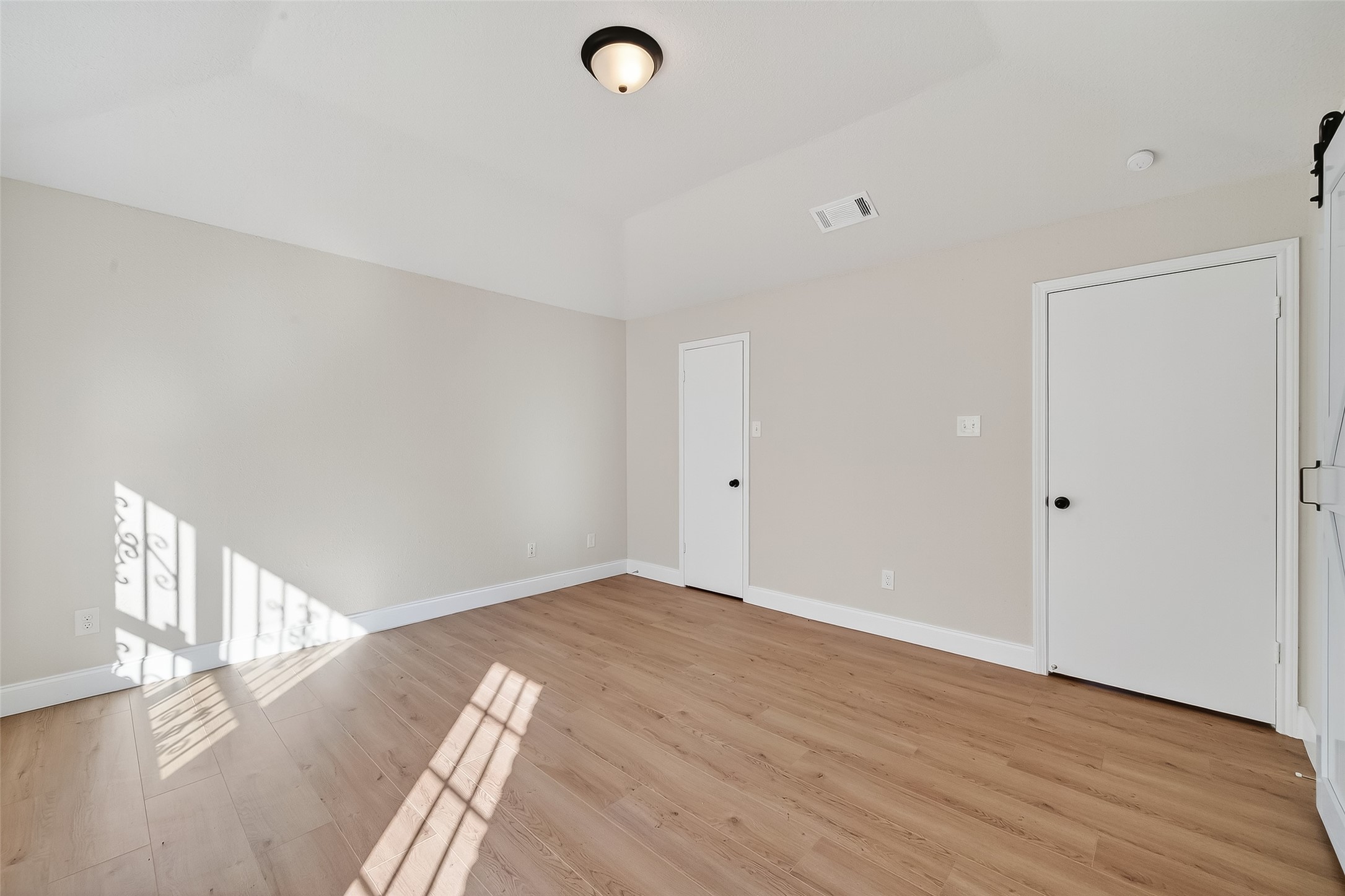 5530 Oak Falls Drive Property Photo 29