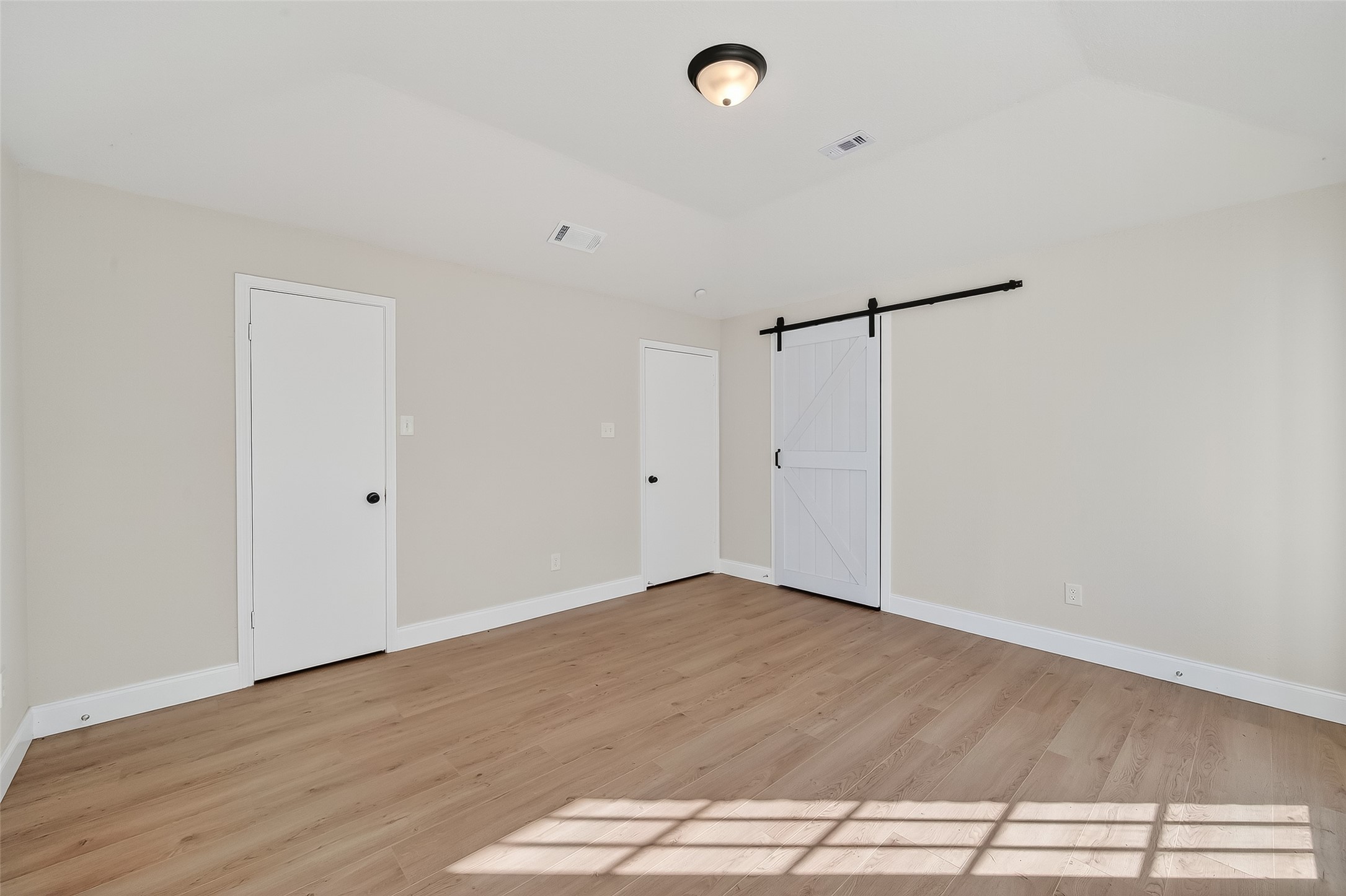 5530 Oak Falls Drive Property Photo 30